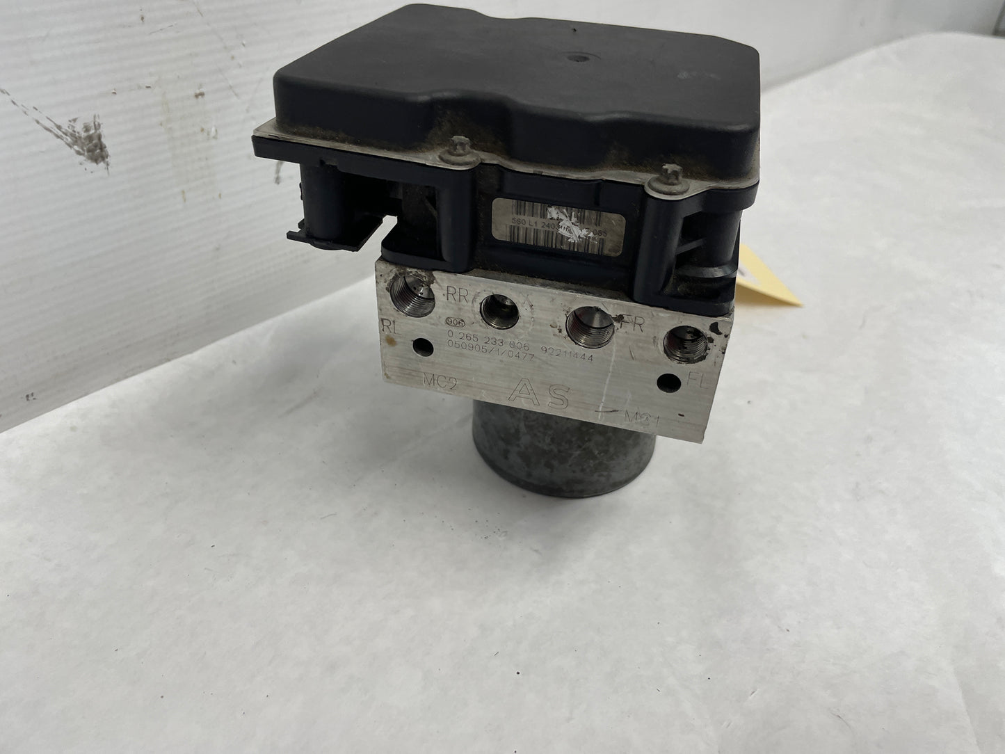 2006 Pontiac GTO ABS Anti Lock Brake Control Module Valve OEM - Day's Parts Yard