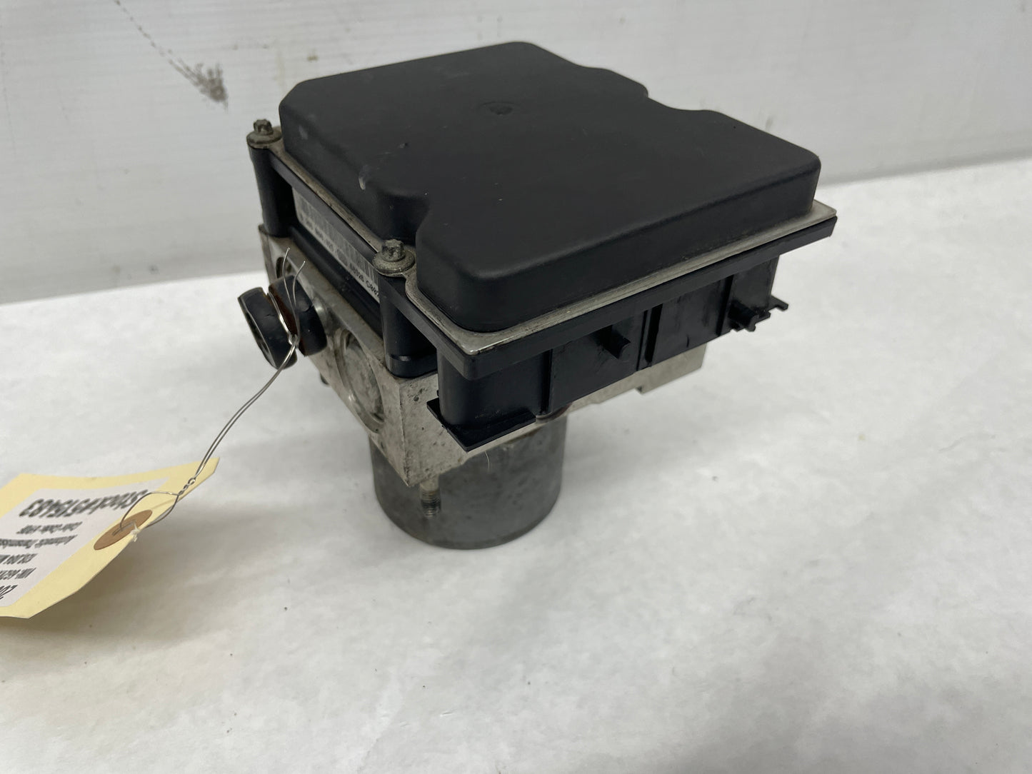 2006 Pontiac GTO ABS Anti Lock Brake Control Module Valve OEM - Day's Parts Yard