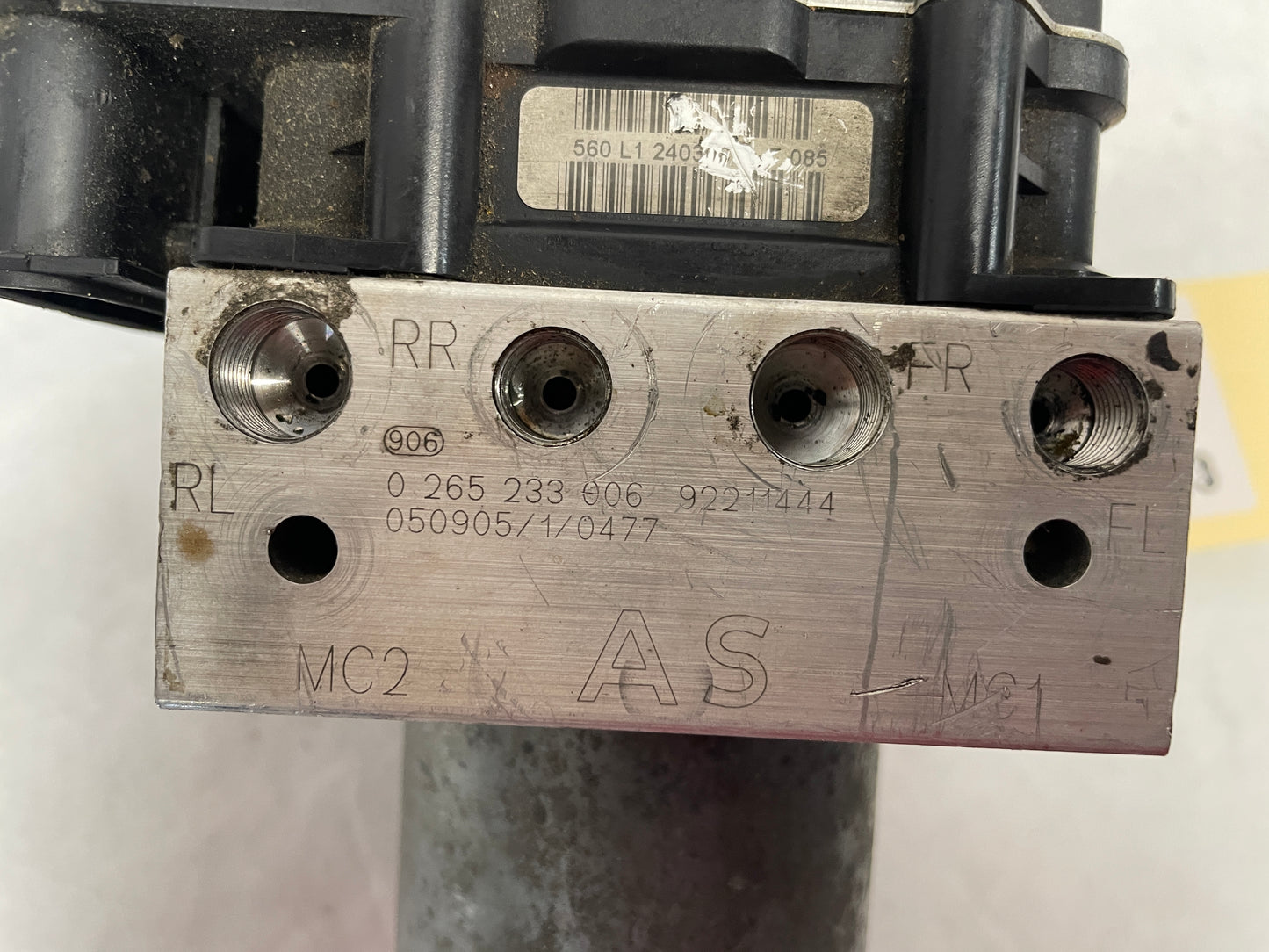 2006 Pontiac GTO ABS Anti Lock Brake Control Module Valve OEM - Day's Parts Yard