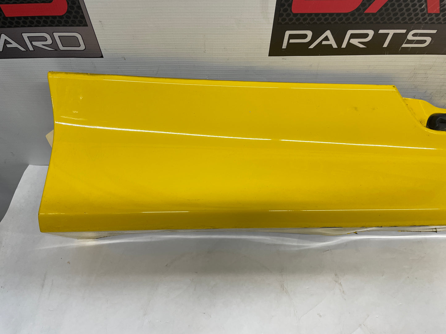 2012 Chevy Camaro SS RH Passenger GFX Rocker Molding Side Skirt Trim Panel OEM - Day's Parts Yard