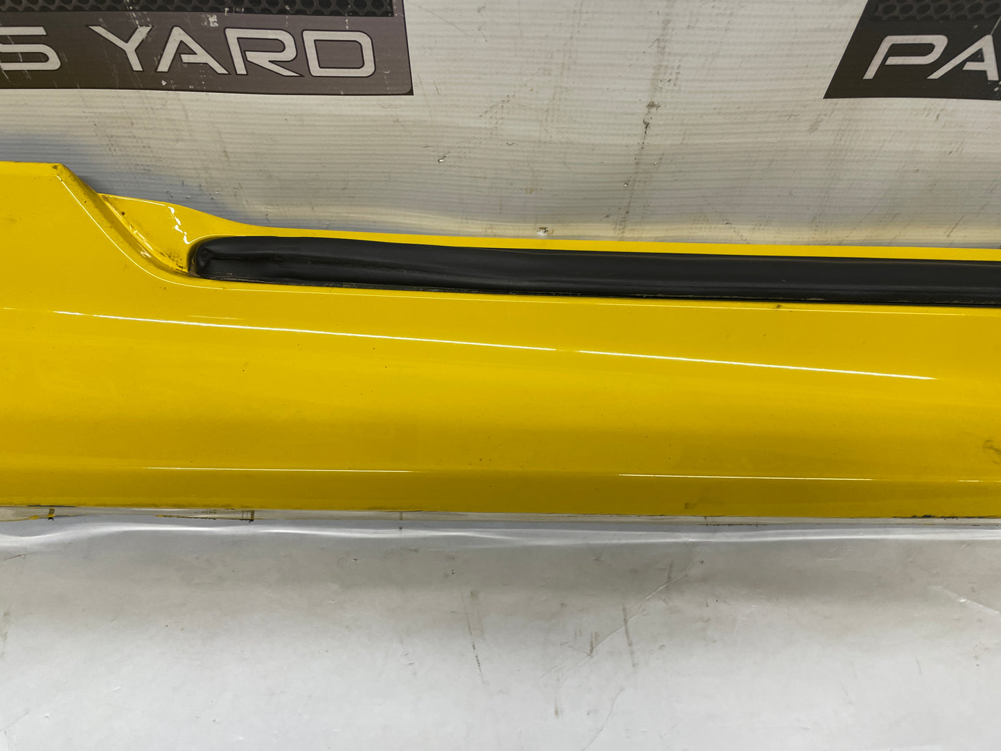 2012 Chevy Camaro SS RH Passenger GFX Rocker Molding Side Skirt Trim Panel OEM - Day's Parts Yard