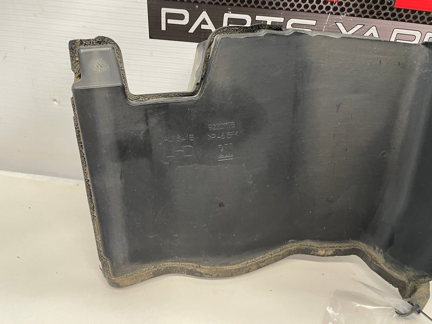 2009 Pontiac G8 GT Cabin Air Filter Inlet Panel Housing OEM - Day's Parts Yard