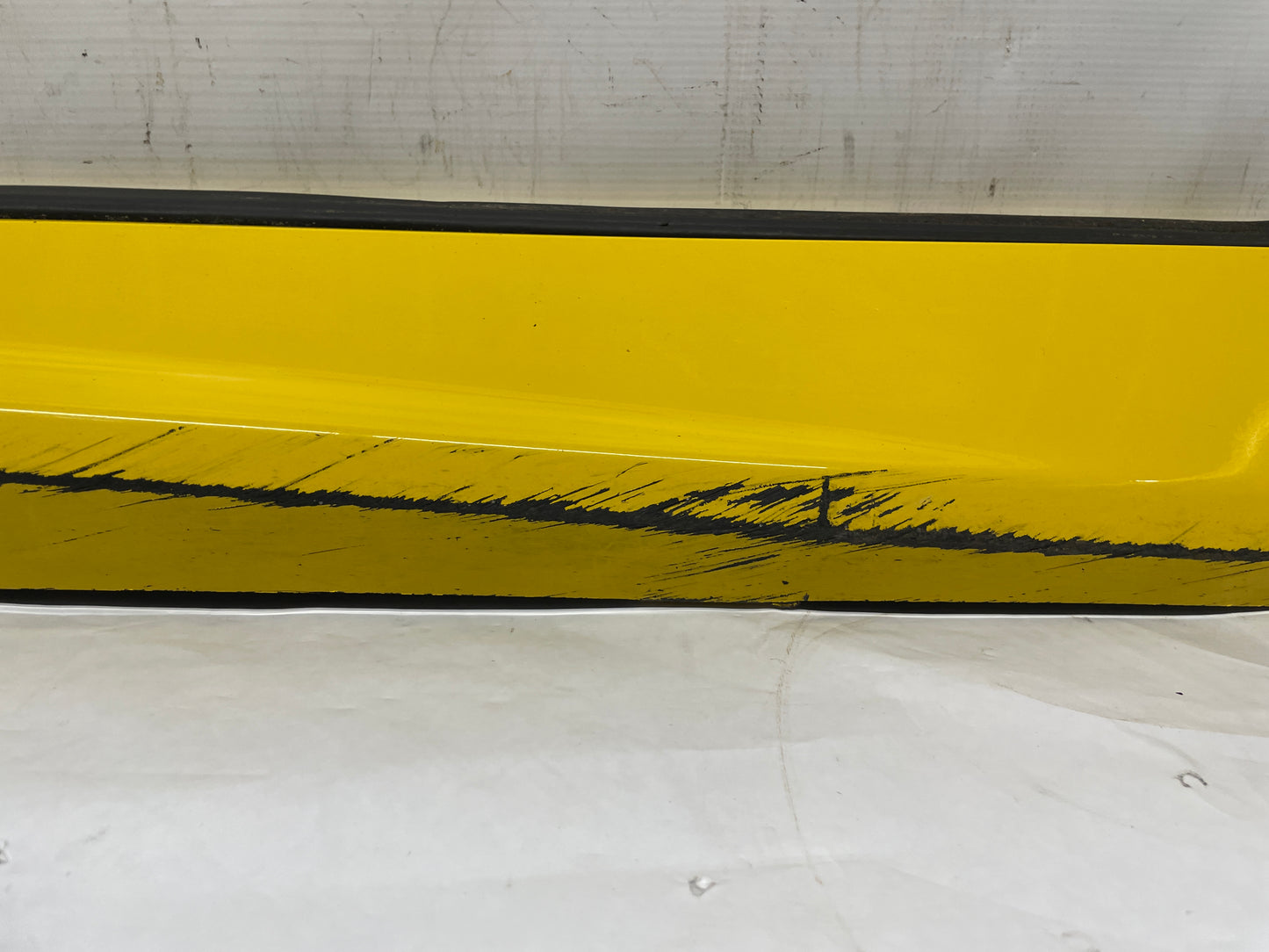 2012 Chevy Camaro SS RH Passenger GFX Rocker Molding Side Skirt Trim Panel OEM - Day's Parts Yard