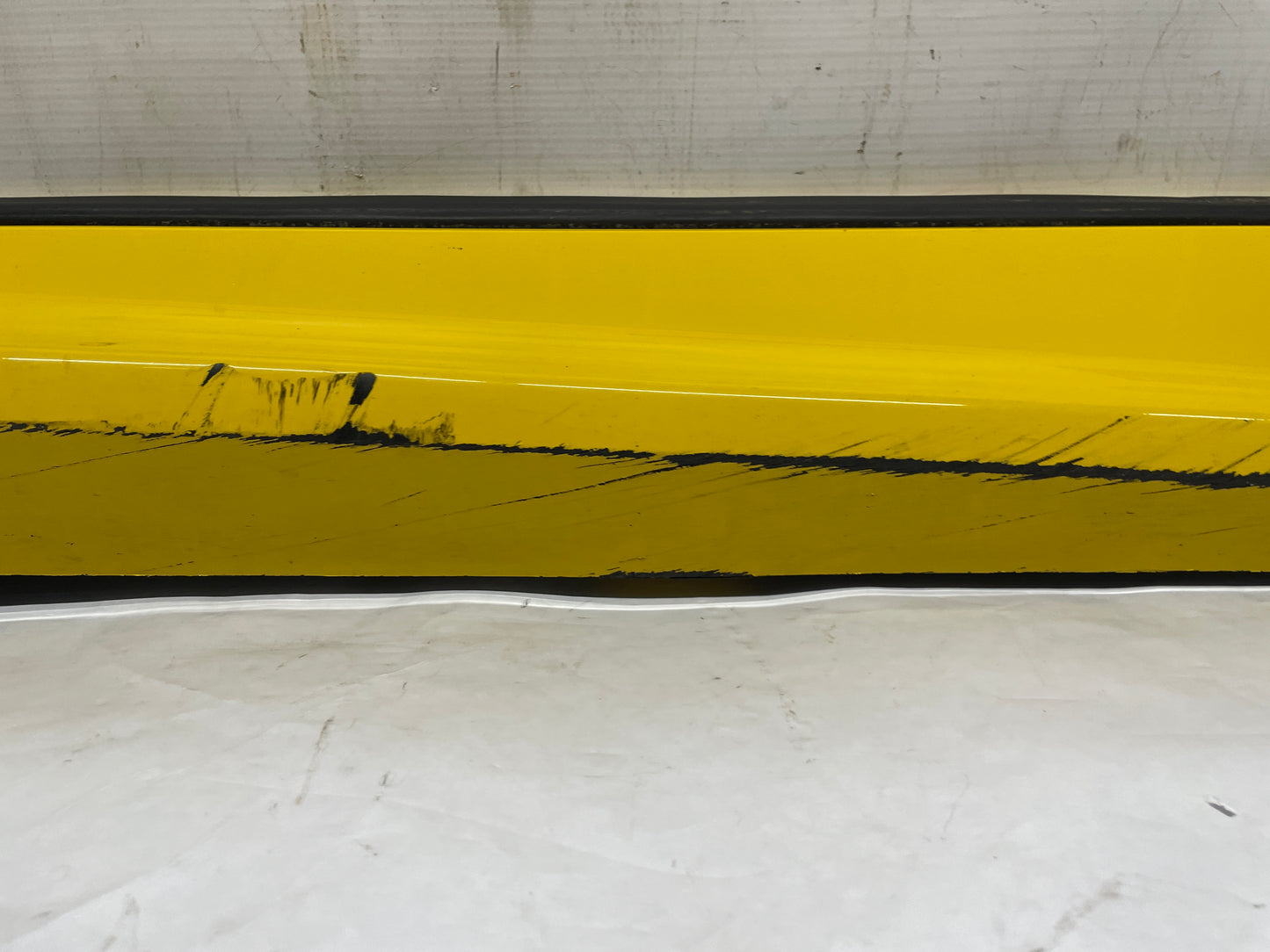 2012 Chevy Camaro SS RH Passenger GFX Rocker Molding Side Skirt Trim Panel OEM - Day's Parts Yard
