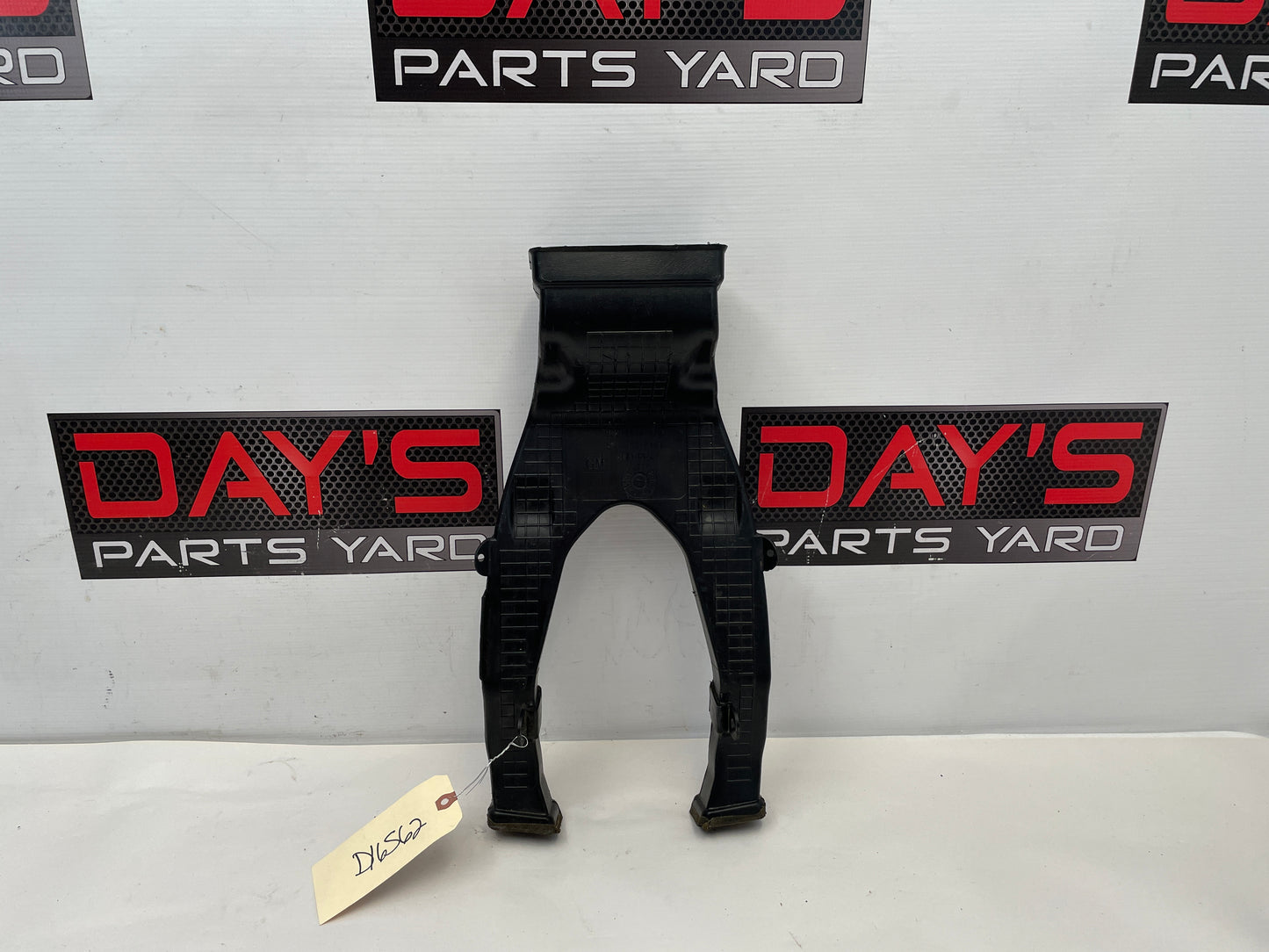 2009 Pontiac G8 A/C Heater HVAC Rear Console Air Vent Duct OEM - Day's Parts Yard