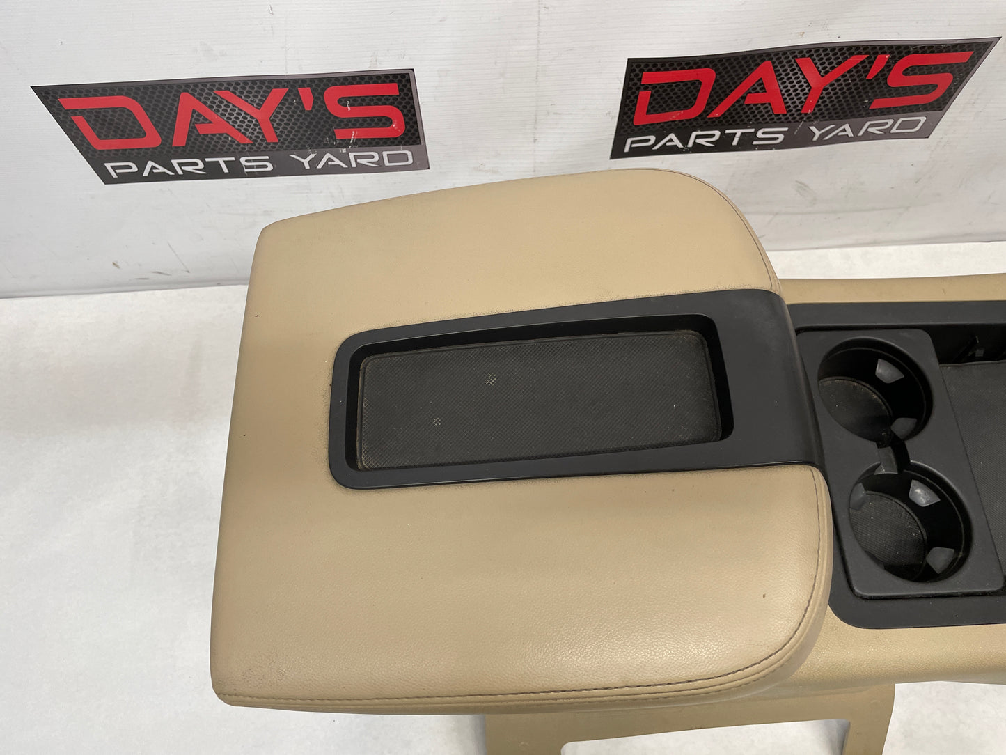 2009 GMC Sierra 2500HD SLT Center Console Arm Rest Cashmere Tan OEM - Day's Parts Yard