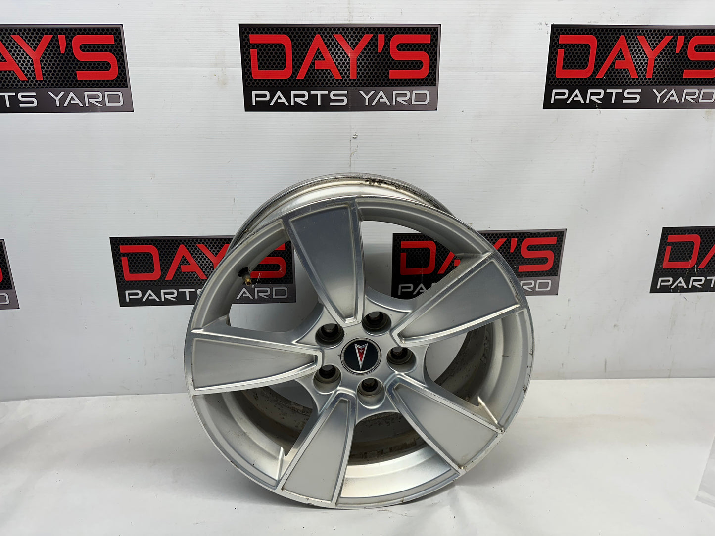 2009 Pontiac G8 GT Factory OEM Wheel 18 X 8 OEM - Day's Parts Yard