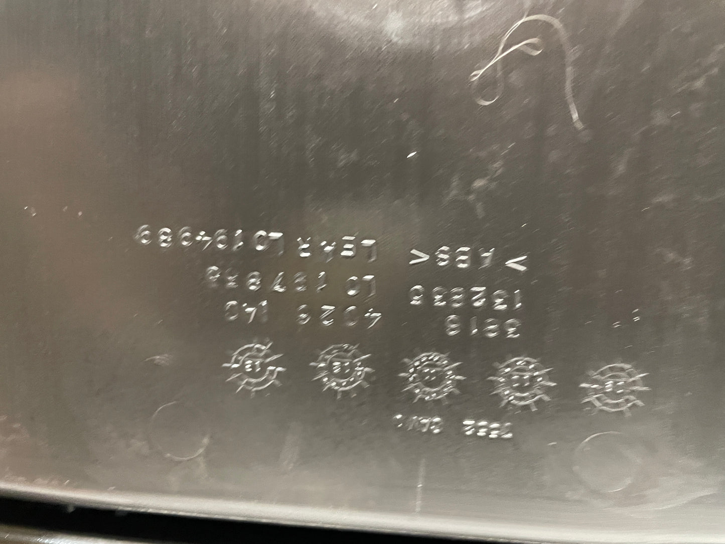 2013 GMC Sierra C1500 SLE Front Center Console Jump Seat OEM - Day's Parts Yard