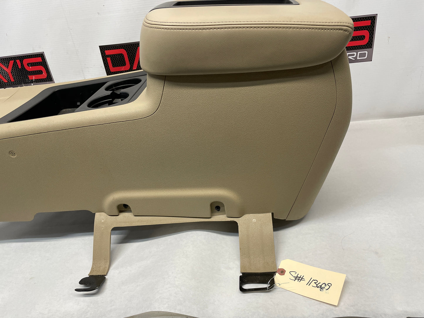 2009 GMC Sierra 2500HD SLT Center Console Arm Rest Cashmere Tan OEM - Day's Parts Yard