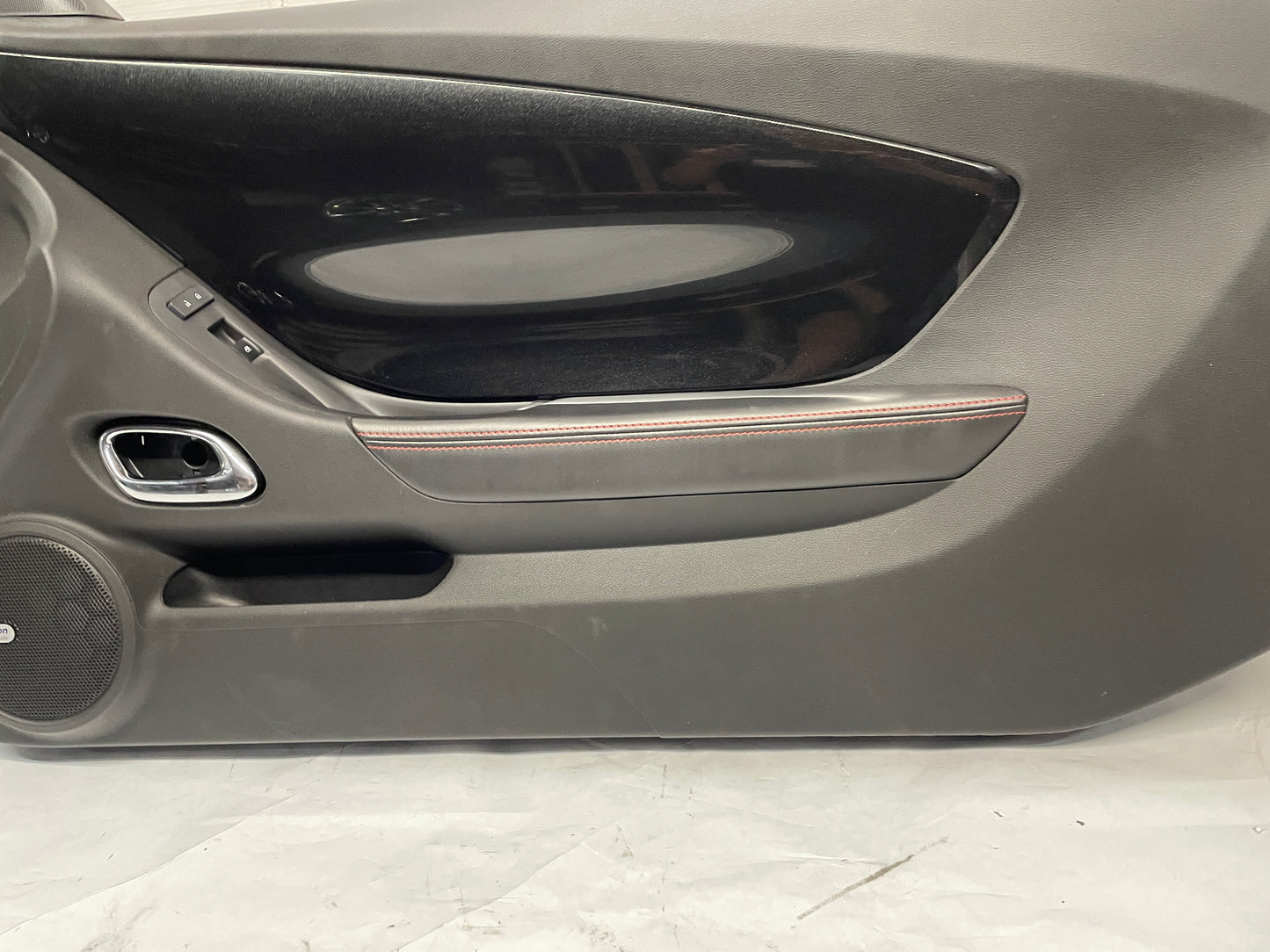 2014 Chevy Camaro ZL1 Convertible RH Passenger Interior Door Panel Trim Carbon Flash OEM - Day's Parts Yard