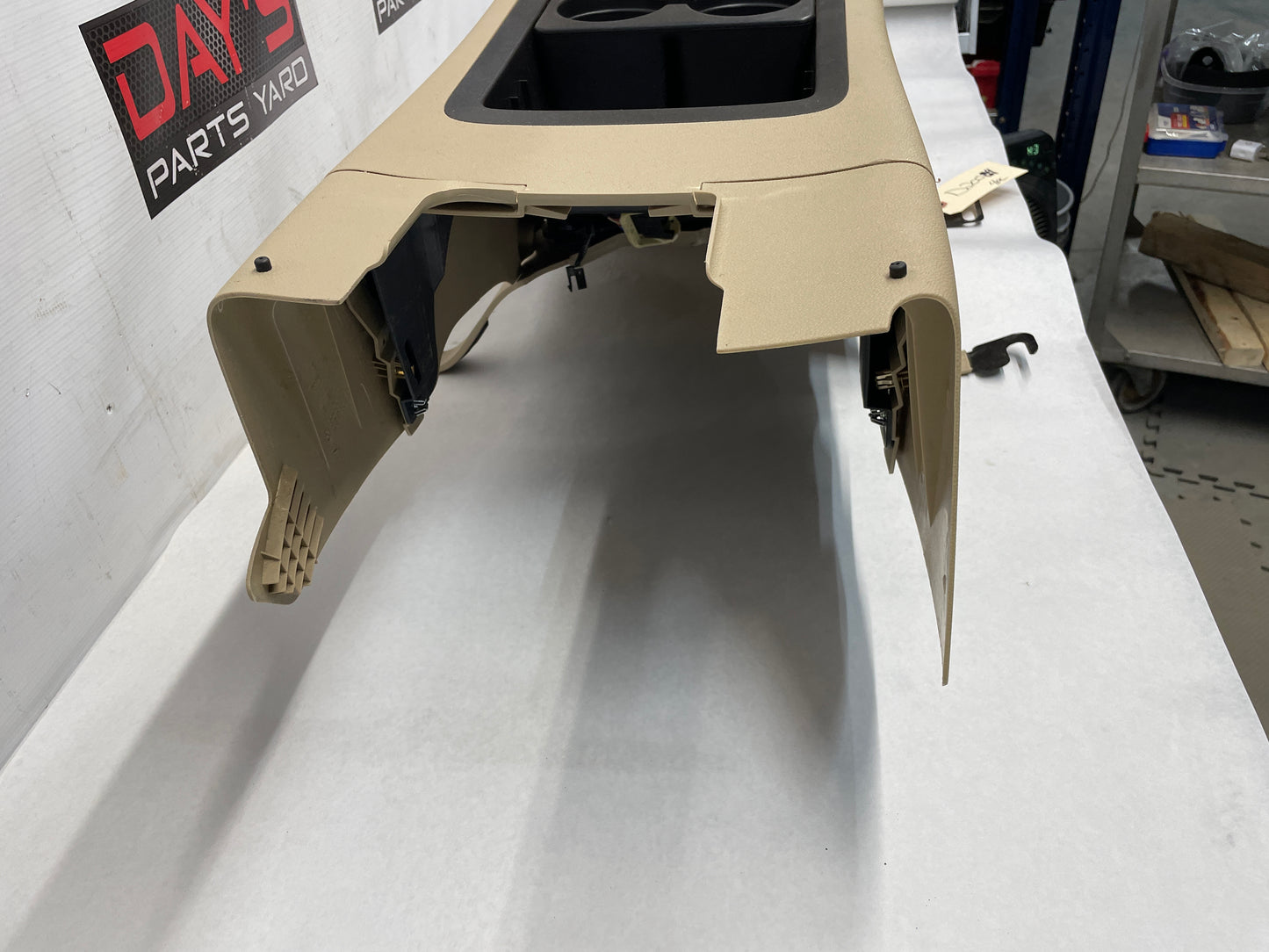2009 GMC Sierra 2500HD SLT Center Console Arm Rest Cashmere Tan OEM - Day's Parts Yard