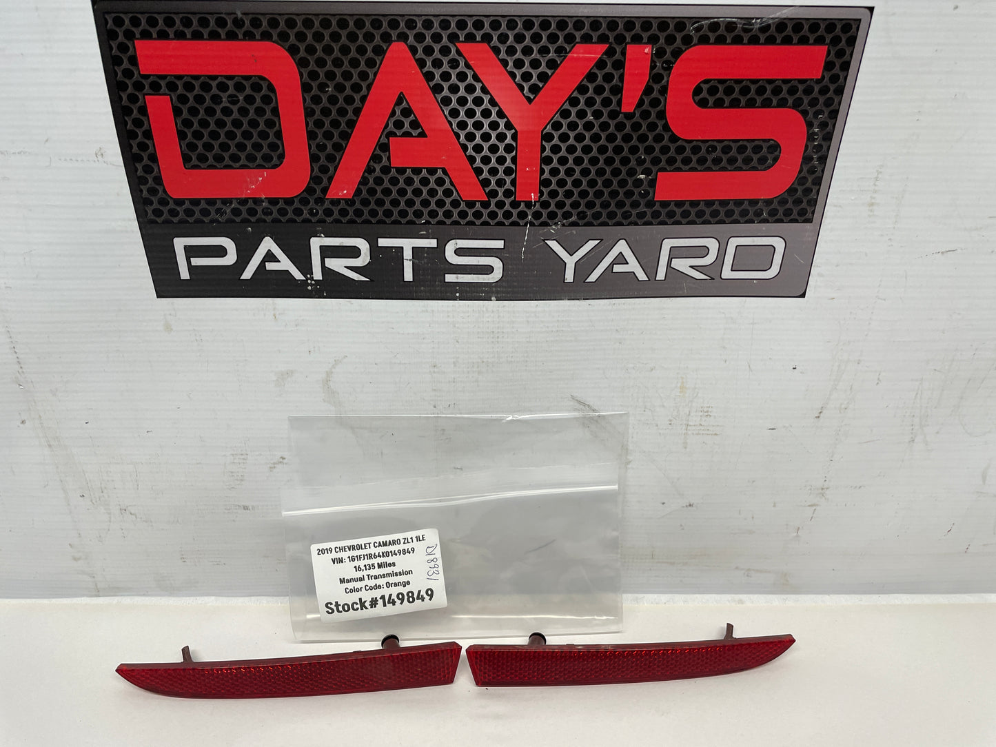 2019 Chevy Camaro ZL1 1LE Rear RH & LH Bumper Reflector Red LED Lamp OEM - Day's Parts Yard
