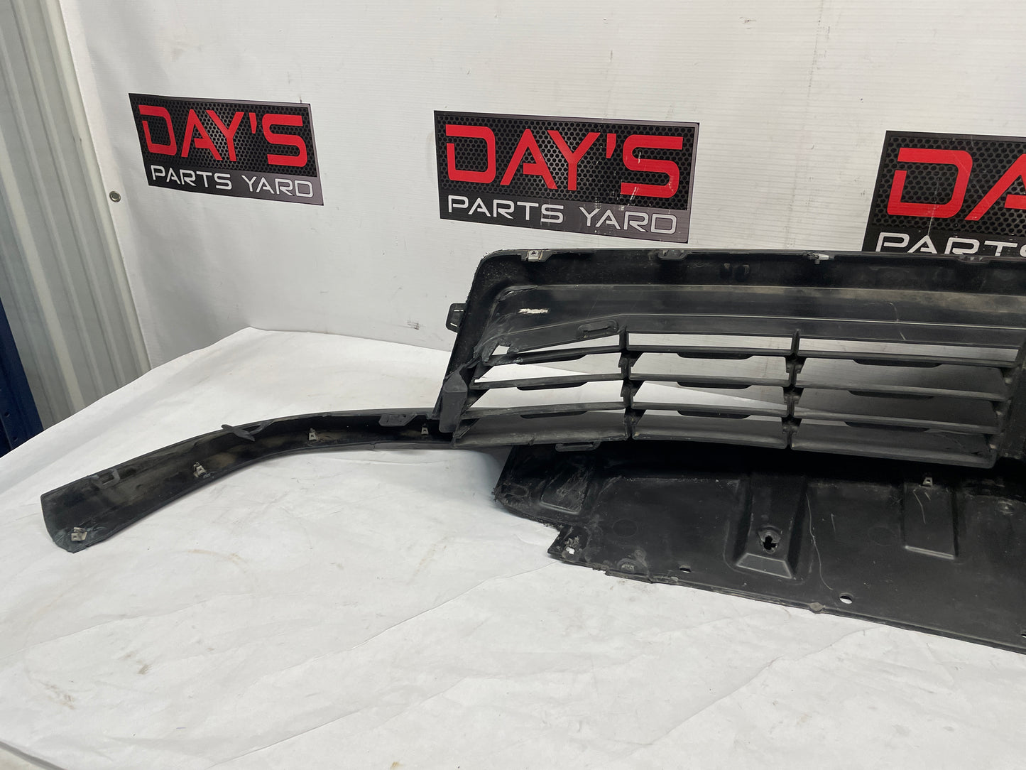 2014 Chevy Camaro ZL1 Front Bumper Fascia Lower Grille Cover OEM - Day's Parts Yard