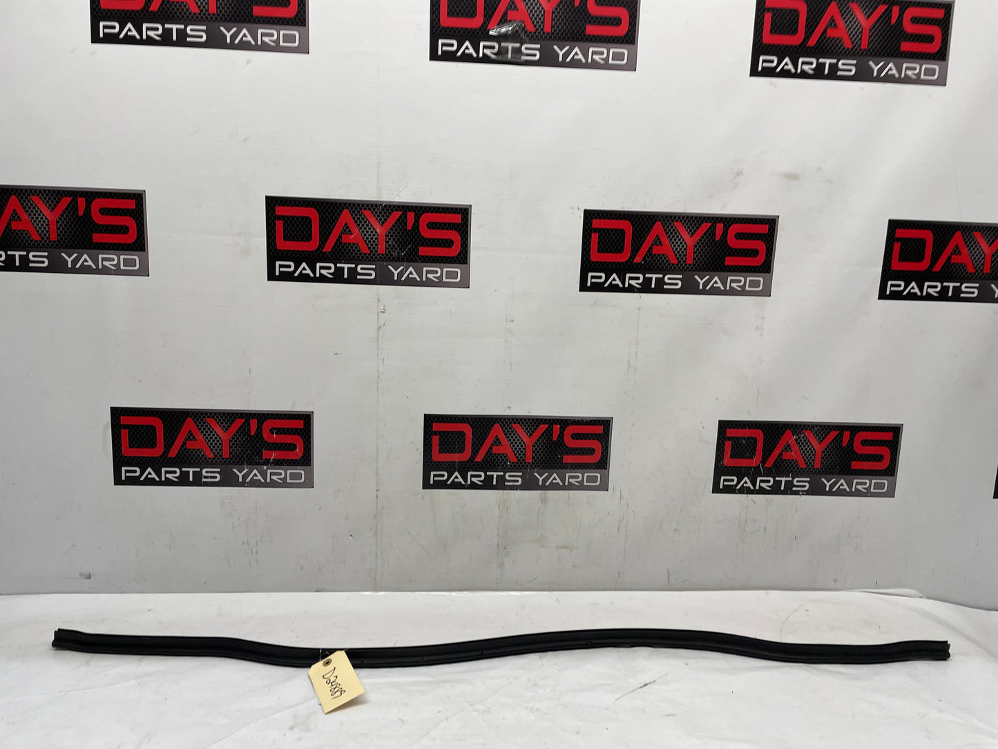 2014 Chevy Camaro ZL1 Convertible Wiper Cowl Rubber Weather Strip Seal OEM - Day's Parts Yard