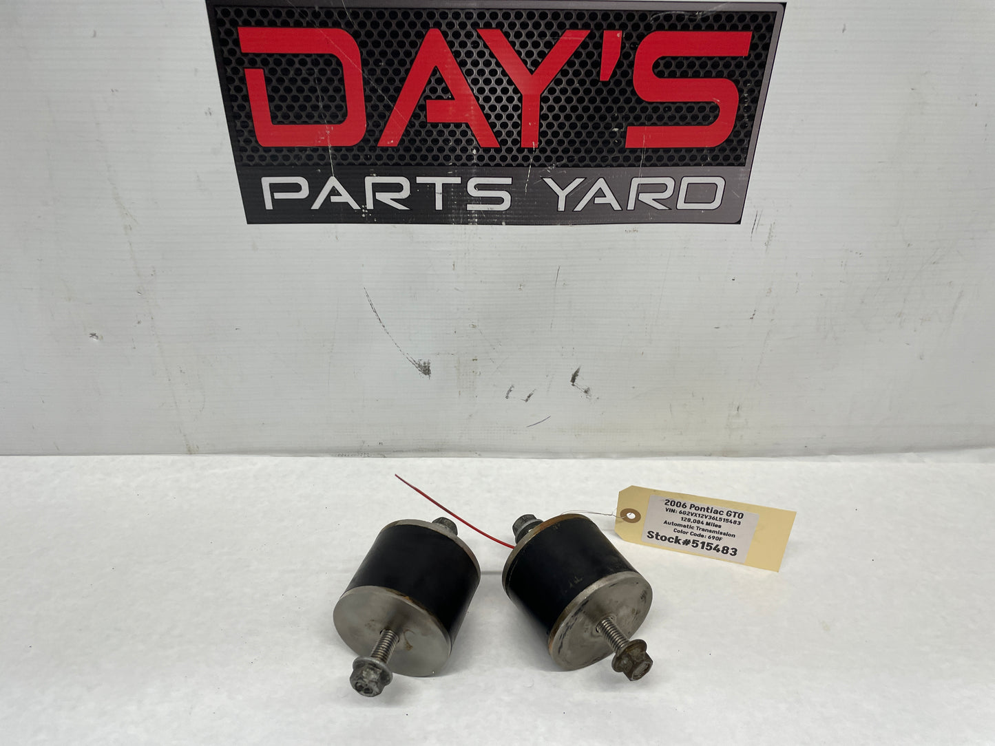 2006 Pontiac RH & LH Motor Mounts Aftermarket OEM - Day's Parts Yard