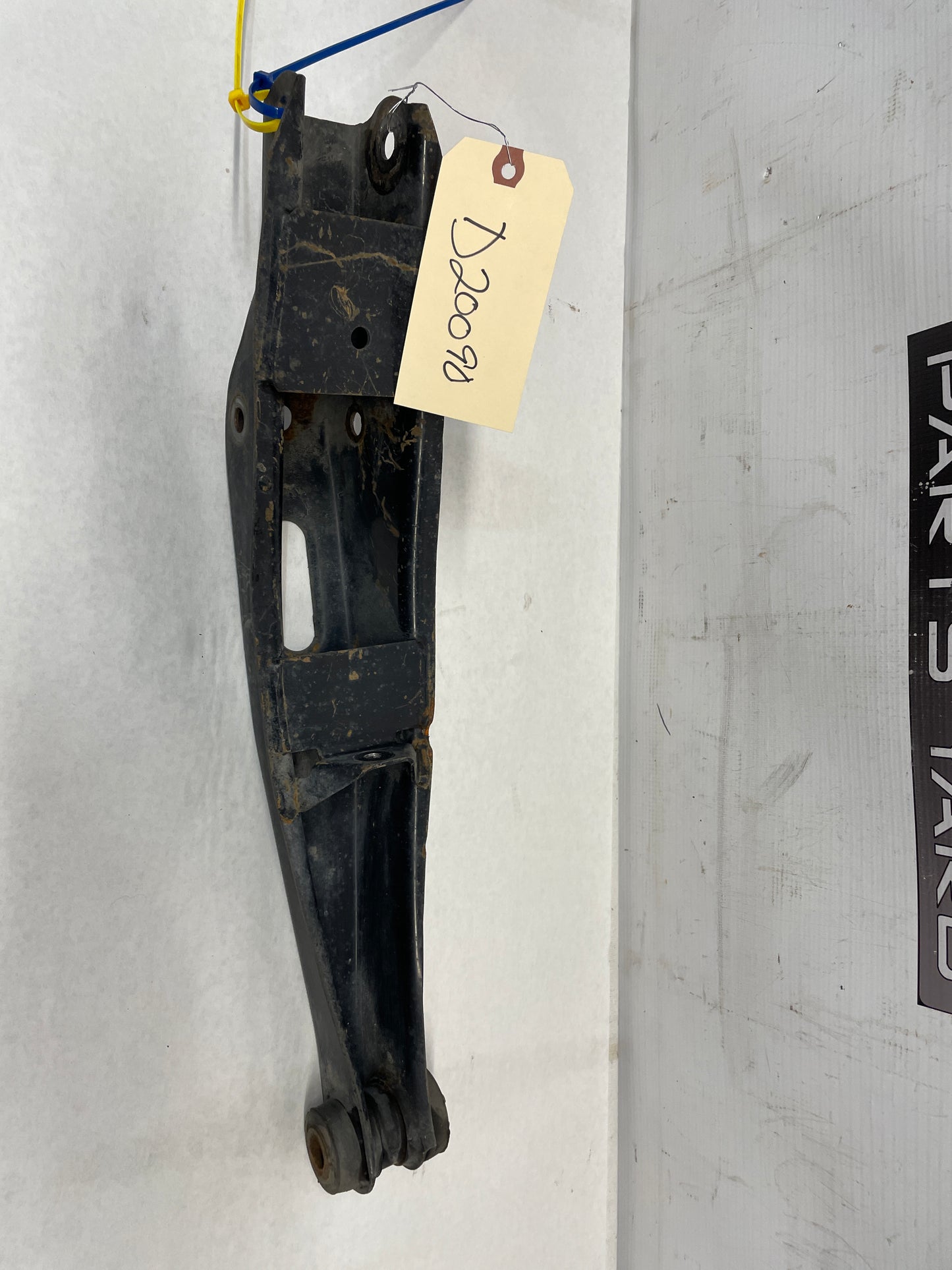 2009 Pontiac G8 GT LH Driver Rear Lower Control Arm OEM - Day's Parts Yard