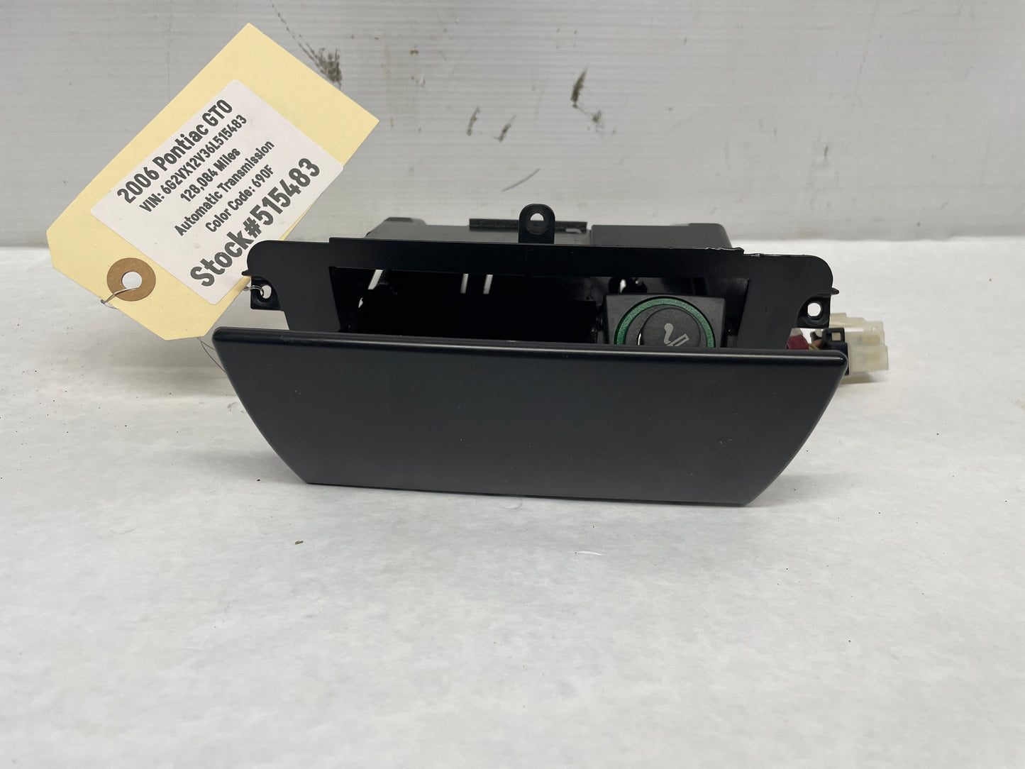 2006 Pontiac GTO Radio Ashtray Compartment Smokers Package OEM - Day's Parts Yard