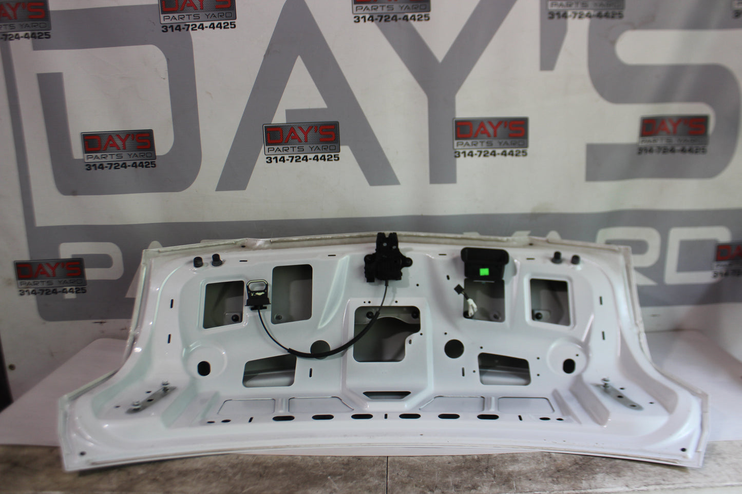 2016 Cadillac CTS-V Trunk Deck Lid OEM - Day's Parts Yard