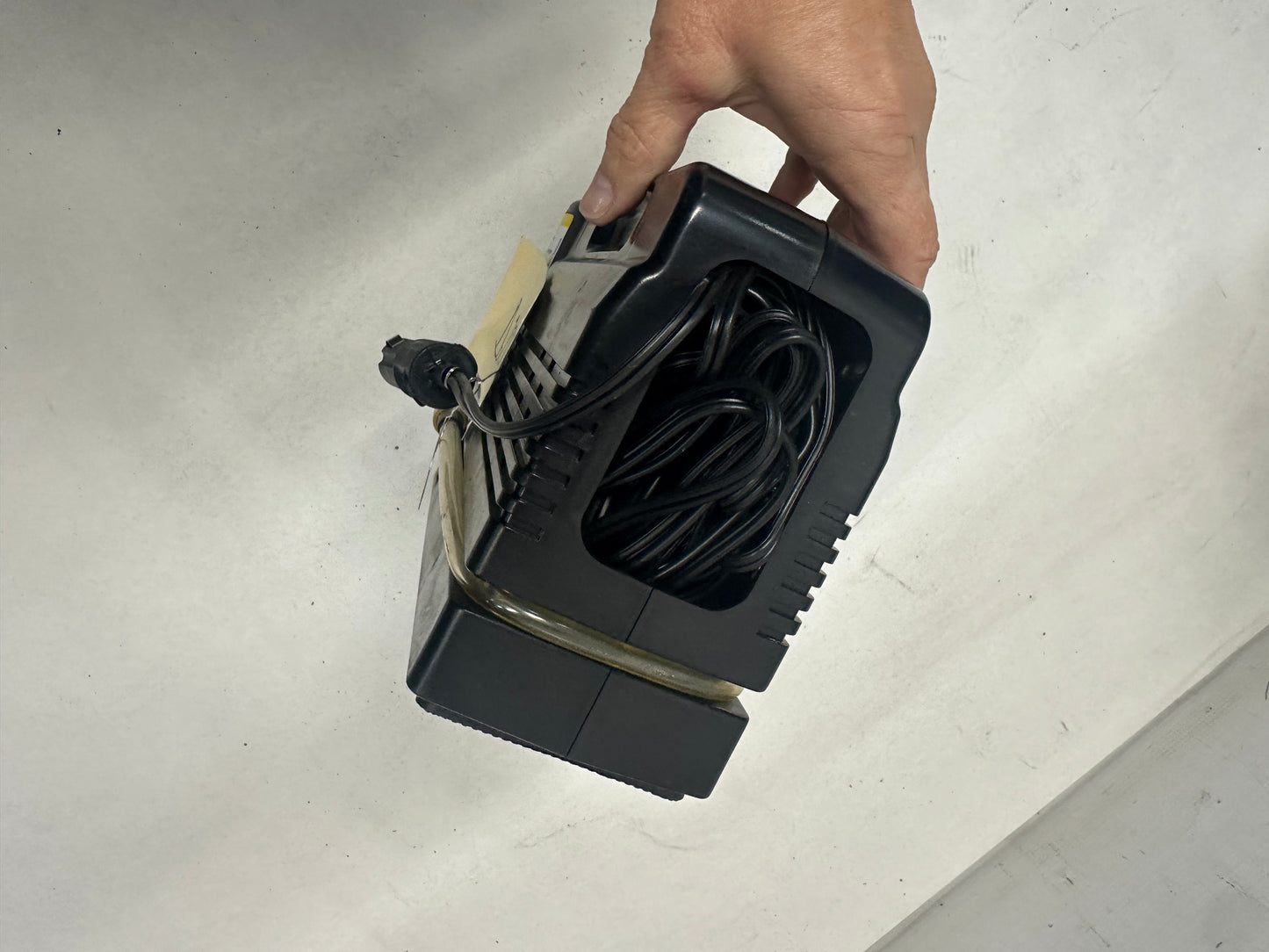 2009 Pontiac G8 GT Complete Tire Air Inflator Tire Sealant and Foam OEM - Day's Parts Yard