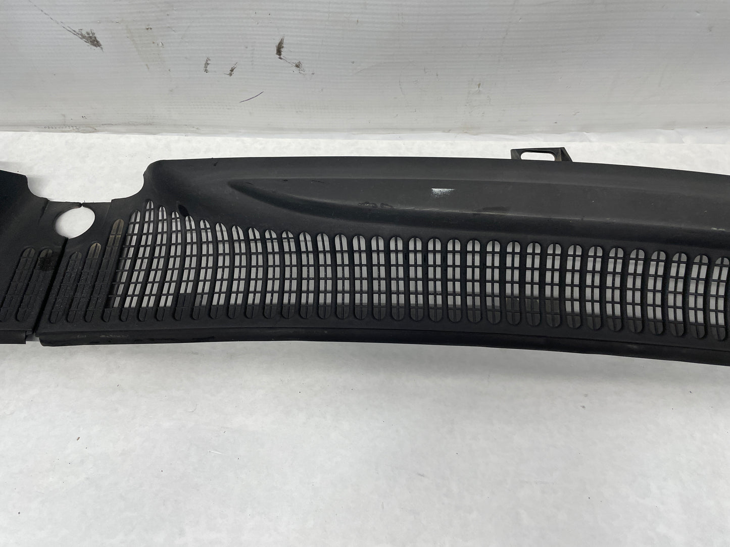2006 Pontiac 2 PC Windshield Wiper Cowl OEM - Day's Parts Yard