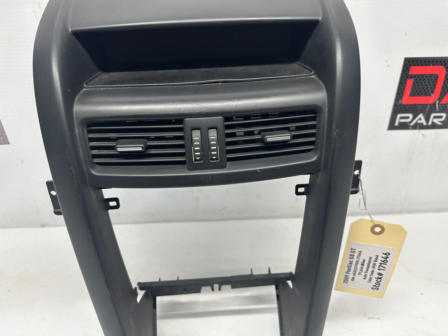 2009 Pontiac G8 GT Center Dash Radio Bezel Speaker Grill OEM - Day's Parts Yard