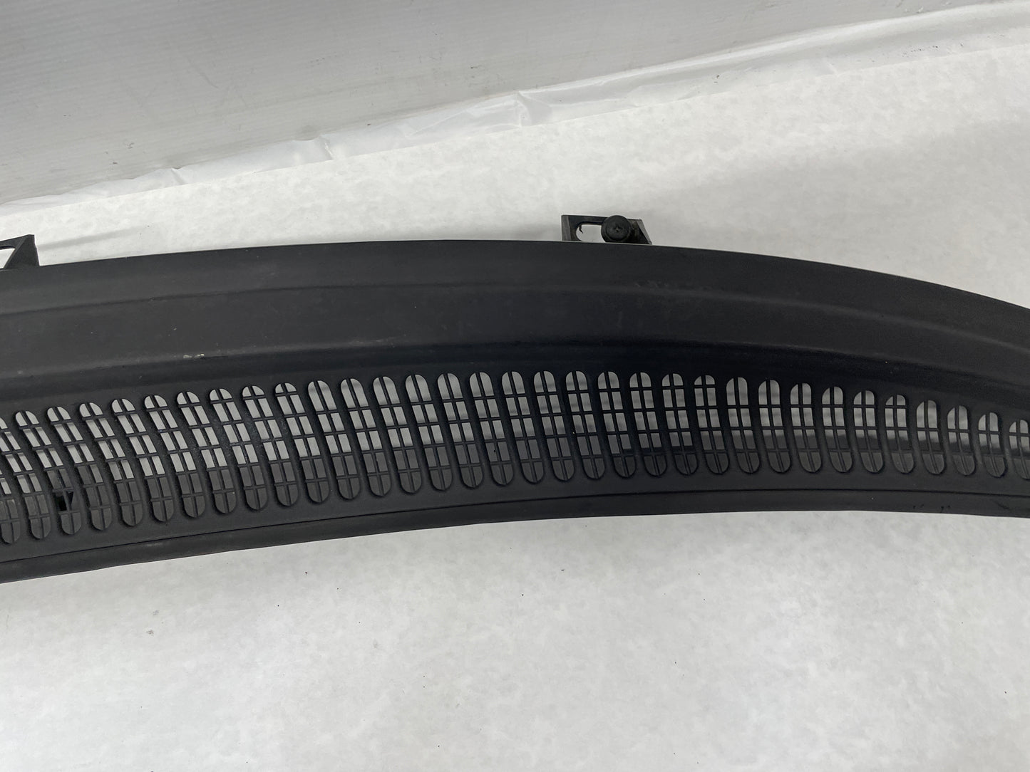 2006 Pontiac 2 PC Windshield Wiper Cowl OEM - Day's Parts Yard