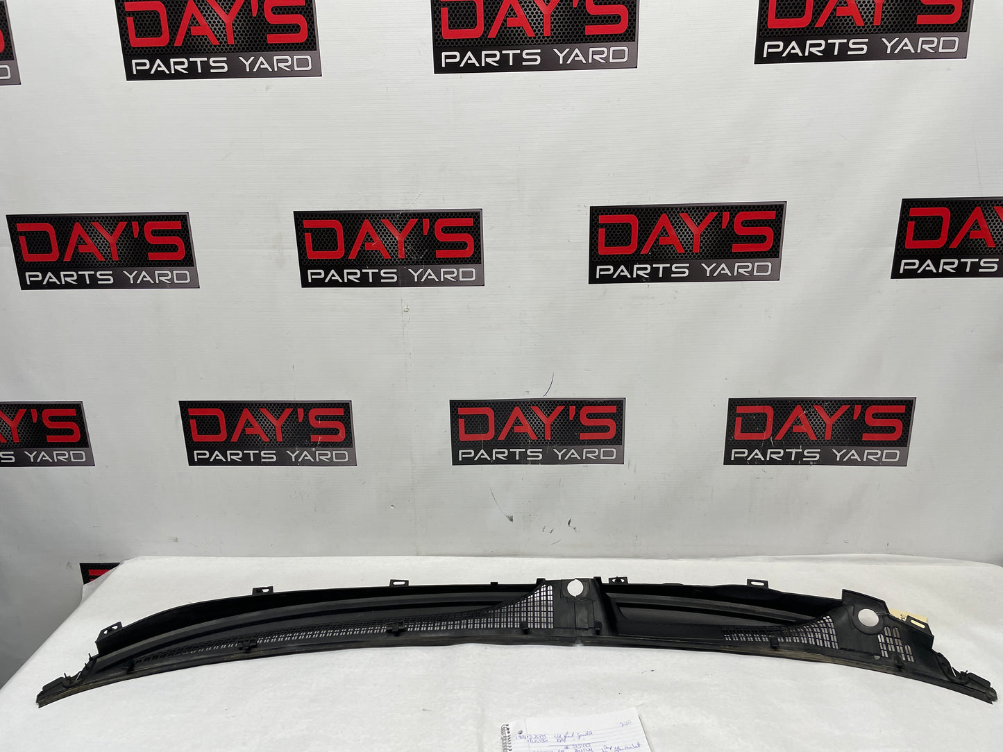 2006 Pontiac 2 PC Windshield Wiper Cowl OEM - Day's Parts Yard