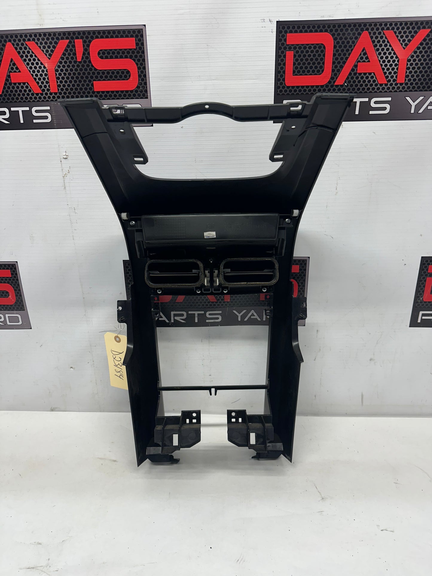 2009 Pontiac G8 GT Center Dash Radio Bezel Speaker Grill OEM - Day's Parts Yard