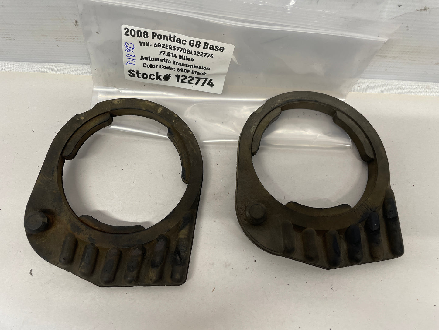 2008 Pontiac G8 Rear Suspension Cradle Rubber Isolators Set OEM - Day's Parts Yard