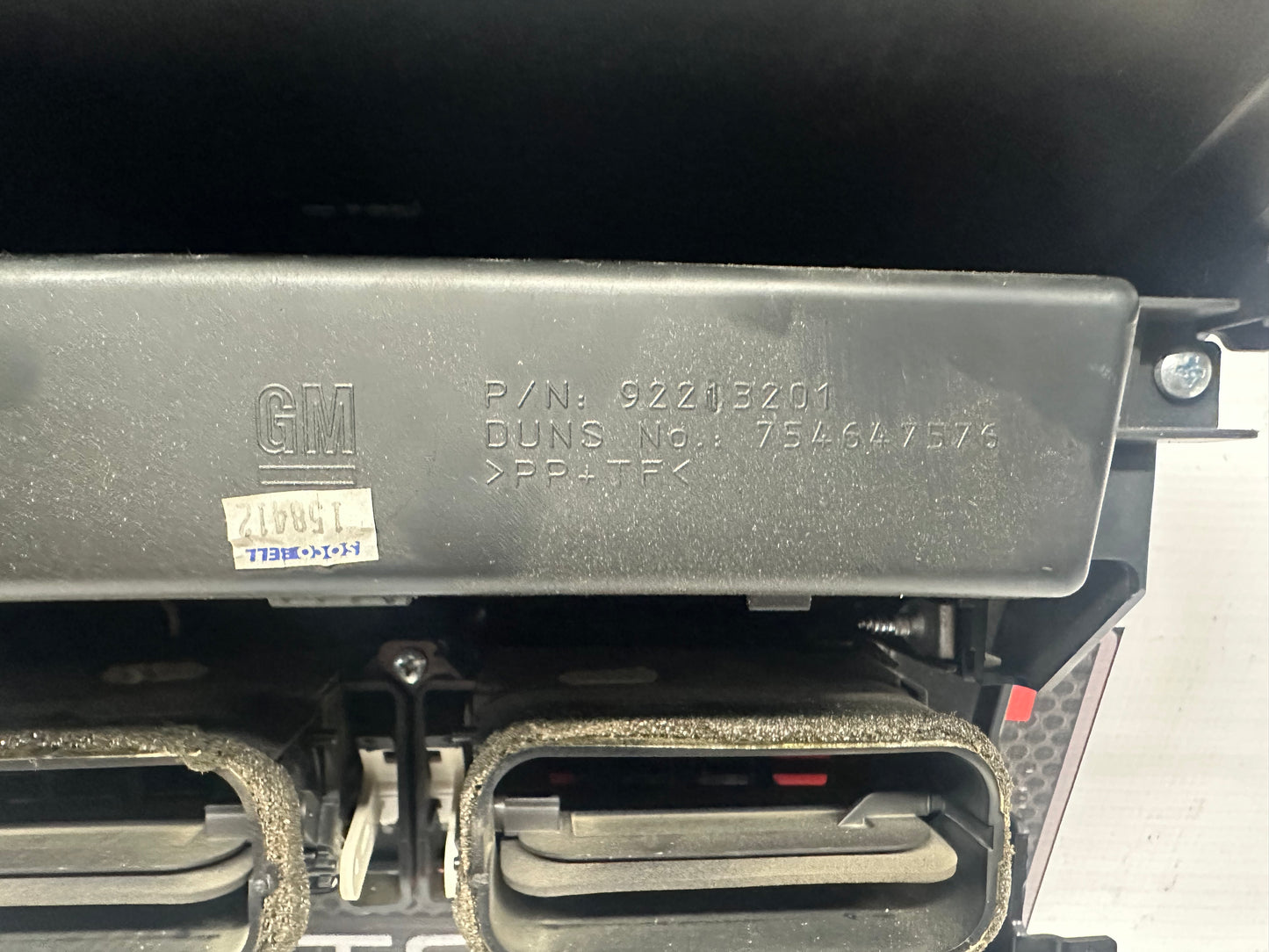2009 Pontiac G8 GT Center Dash Radio Bezel Speaker Grill OEM - Day's Parts Yard