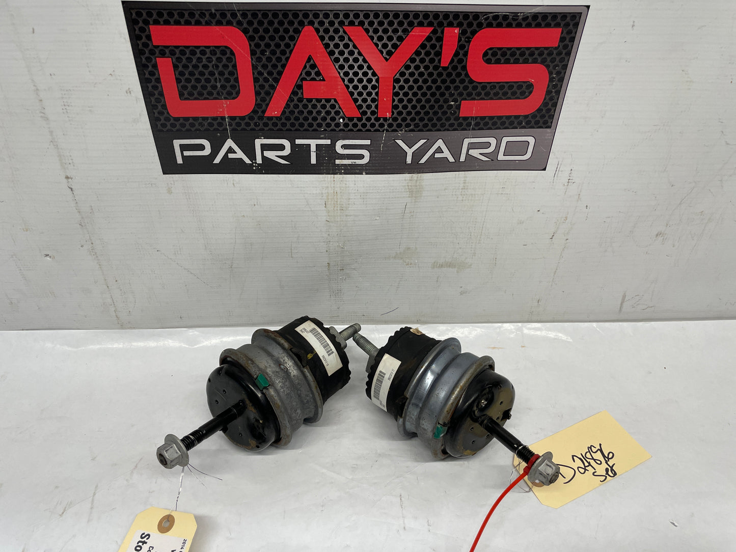 2014 Chevy Camaro ZL1 RH & LH Engine Motor Mounts OEM - Day's Parts Yard