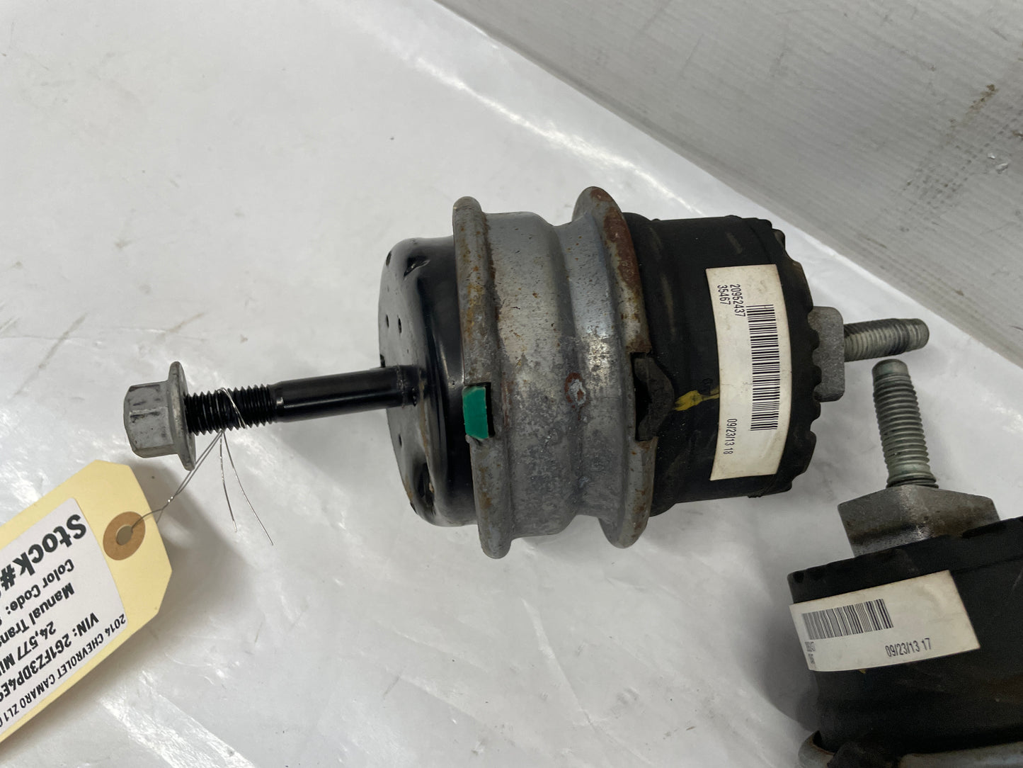 2014 Chevy Camaro ZL1 RH & LH Engine Motor Mounts OEM - Day's Parts Yard