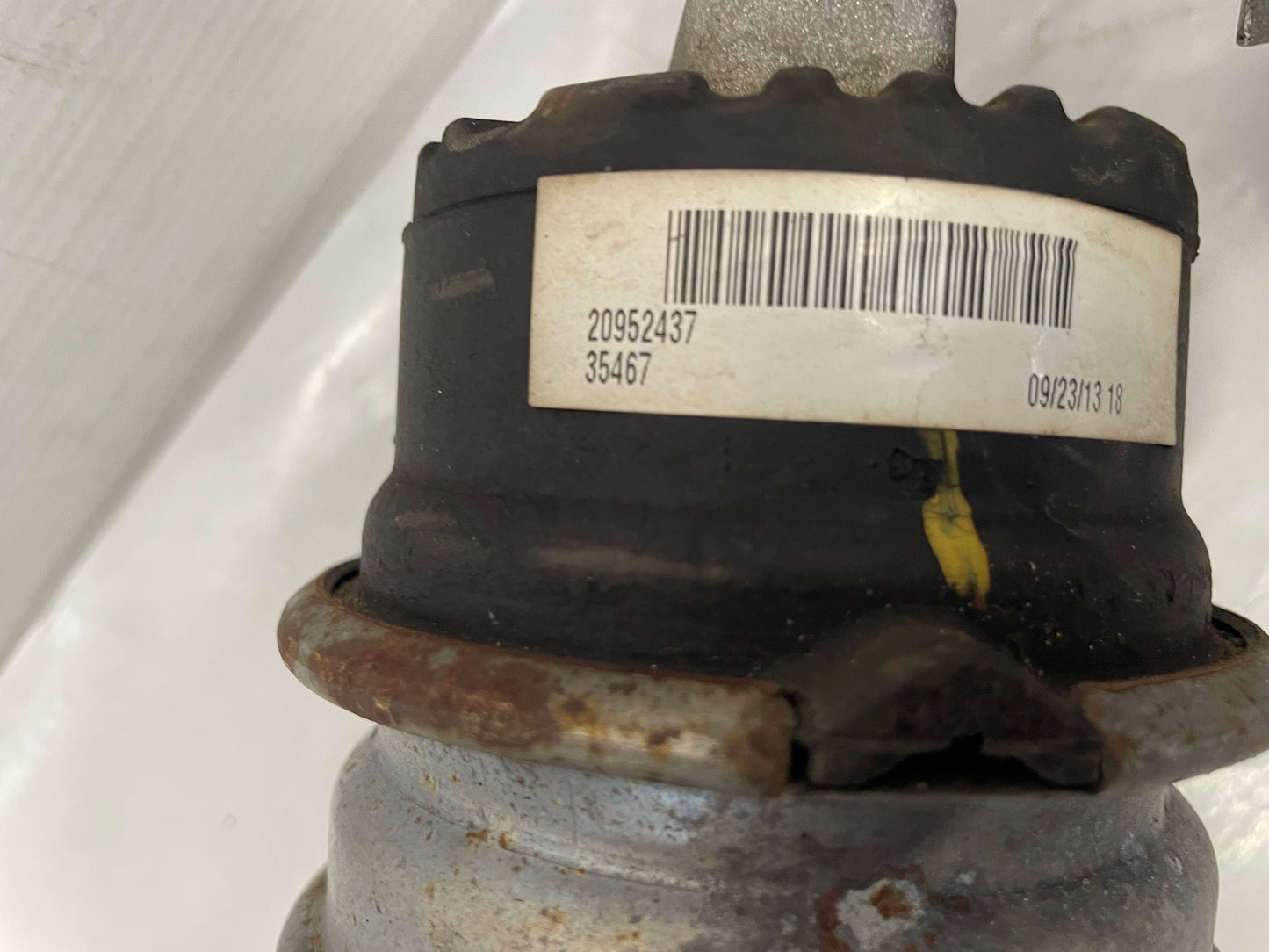 2014 Chevy Camaro ZL1 RH & LH Engine Motor Mounts OEM - Day's Parts Yard