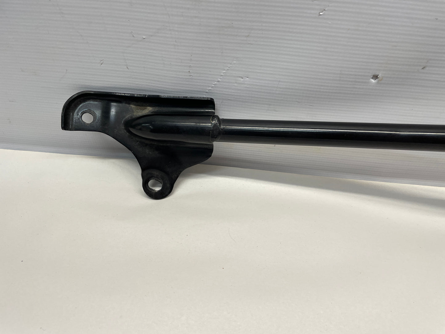 2006 Pontiac GTO Strut Tower Brace Bar OEM - Day's Parts Yard