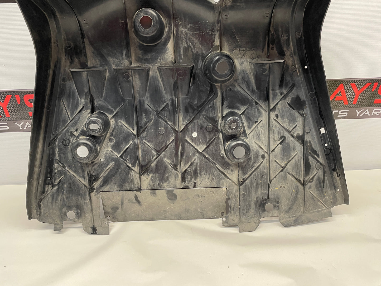 2006 Pontiac GTO Rear Air Deflector Differential Center Lower Body Cover OEM - Day's Parts Yard