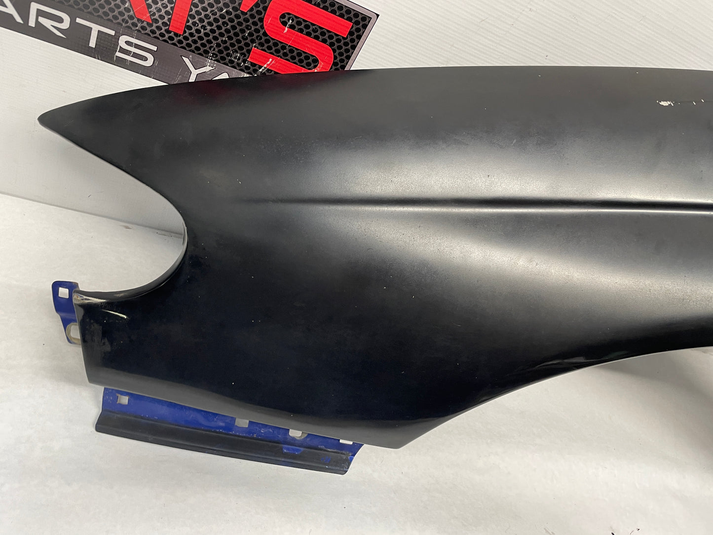 2006 Pontiac GTO Front LH Driver Fender OEM - Day's Parts Yard