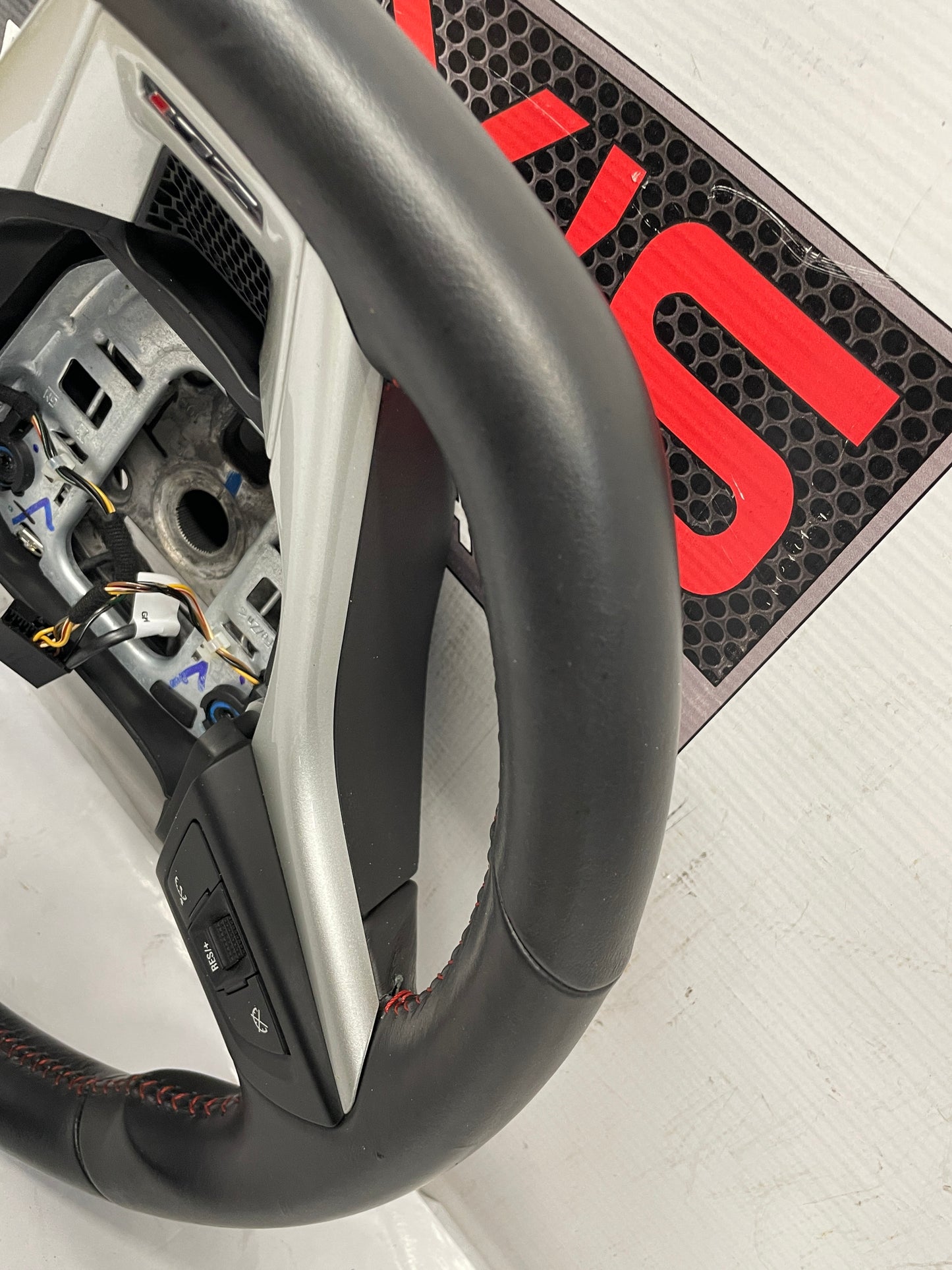2014 Chevy Camaro ZL1 Convertible Steering Wheel w/ Buttons Black Leather OEM - Day's Parts Yard