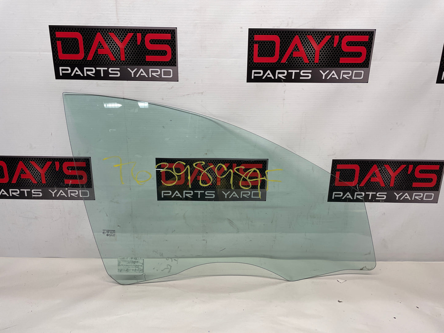 2008 Pontiac G8 RH Passenger Front Door Window Glass OEM - Day's Parts Yard
