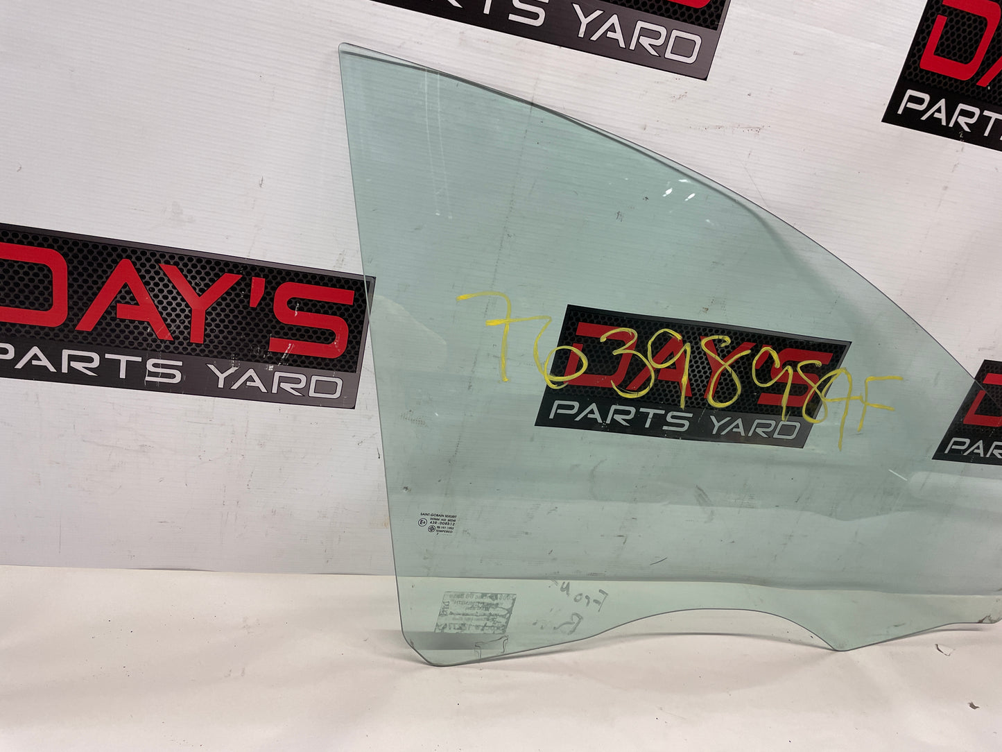 2008 Pontiac G8 RH Passenger Front Door Window Glass OEM - Day's Parts Yard