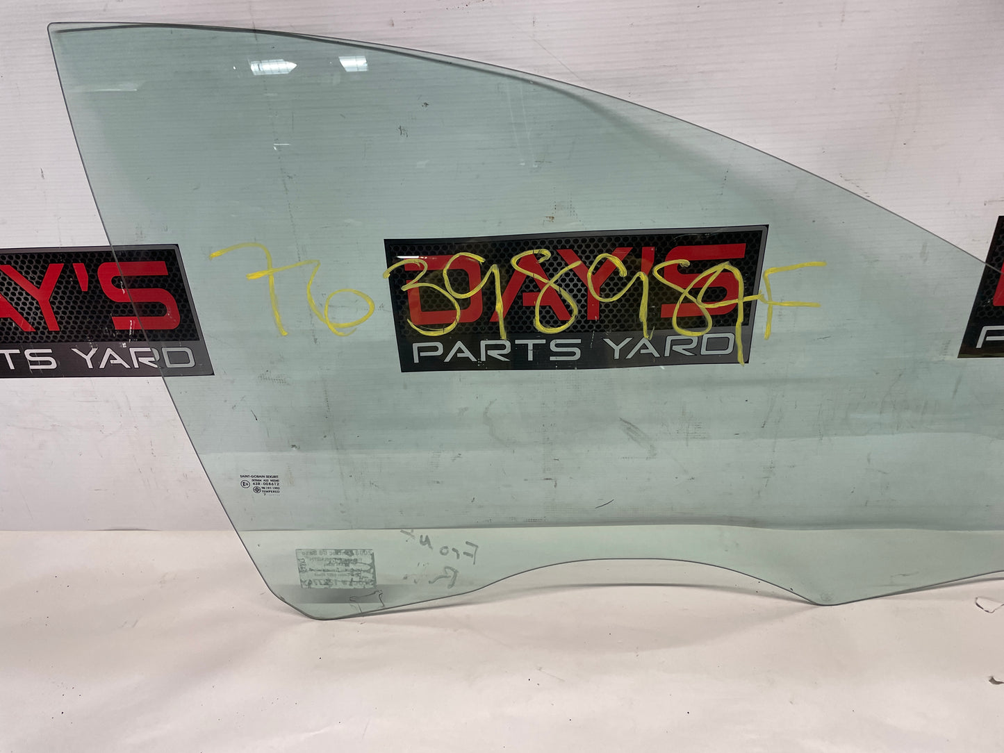 2008 Pontiac G8 RH Passenger Front Door Window Glass OEM - Day's Parts Yard