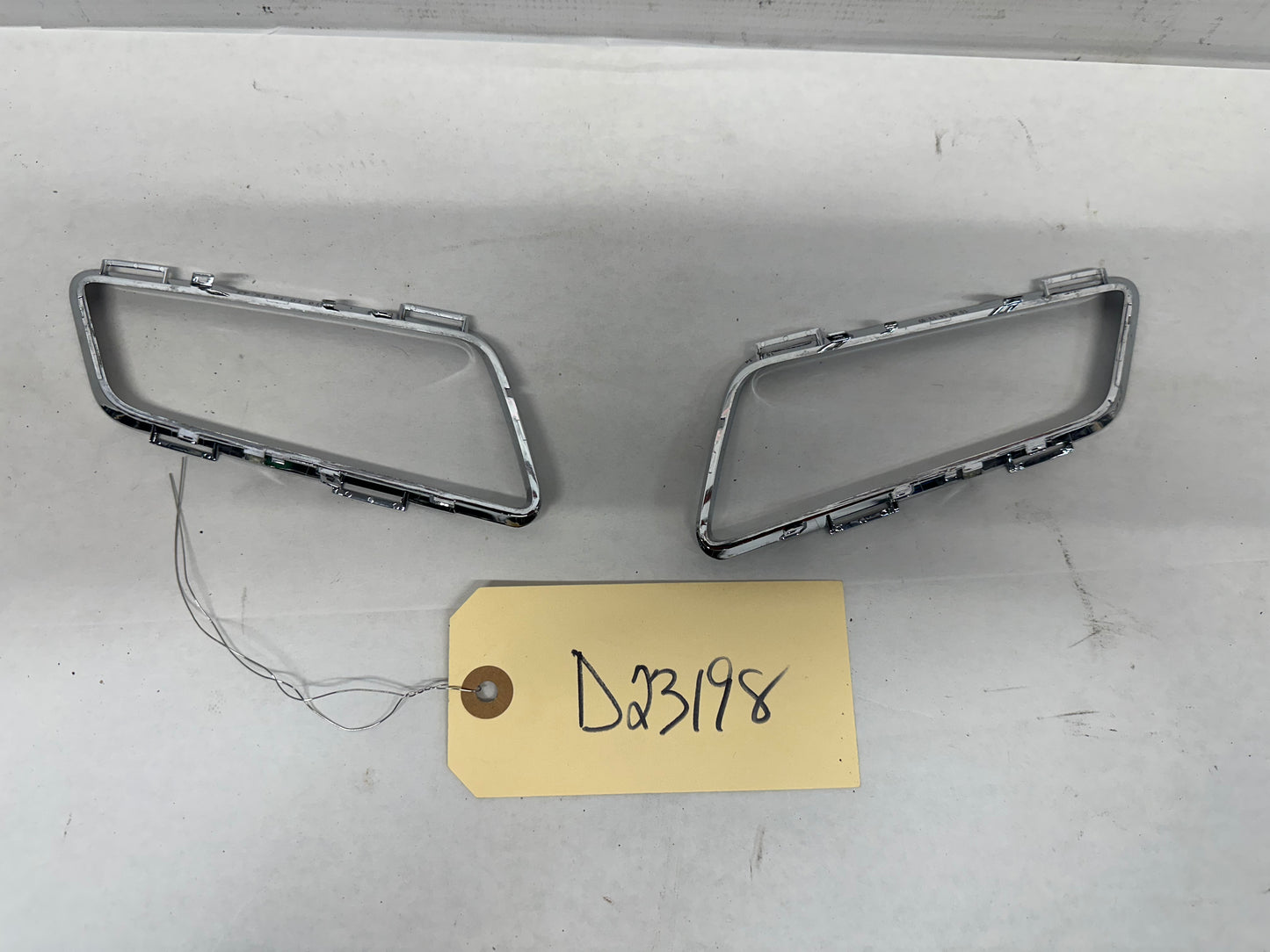 2011 Cadillac CTS-V Coupe RH & LH Air Vent Bezel OEM - Day's Parts Yard