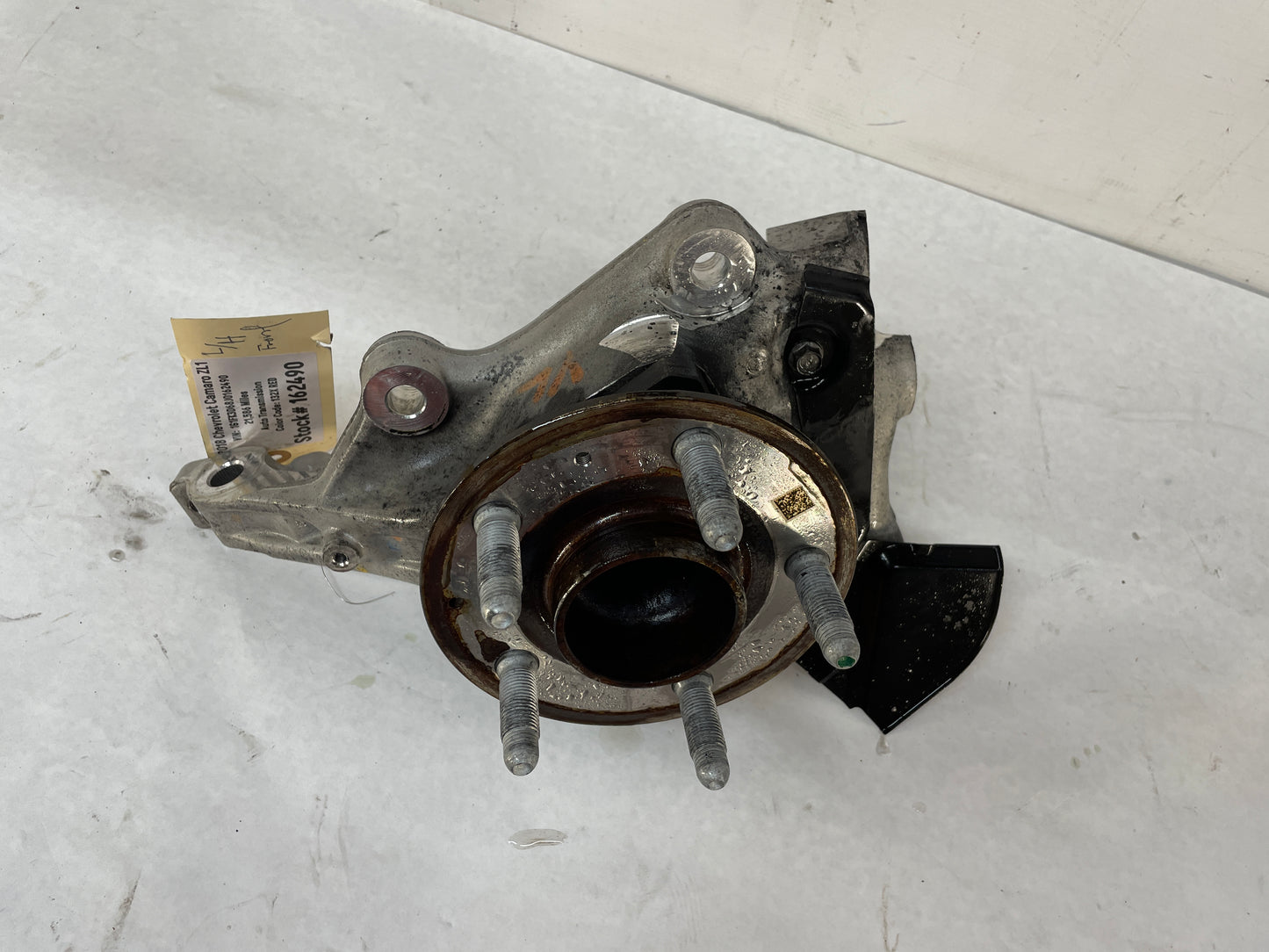 2018 Chevy Camaro ZL1 Front LH Driver Spindle Knuckle Hub OEM