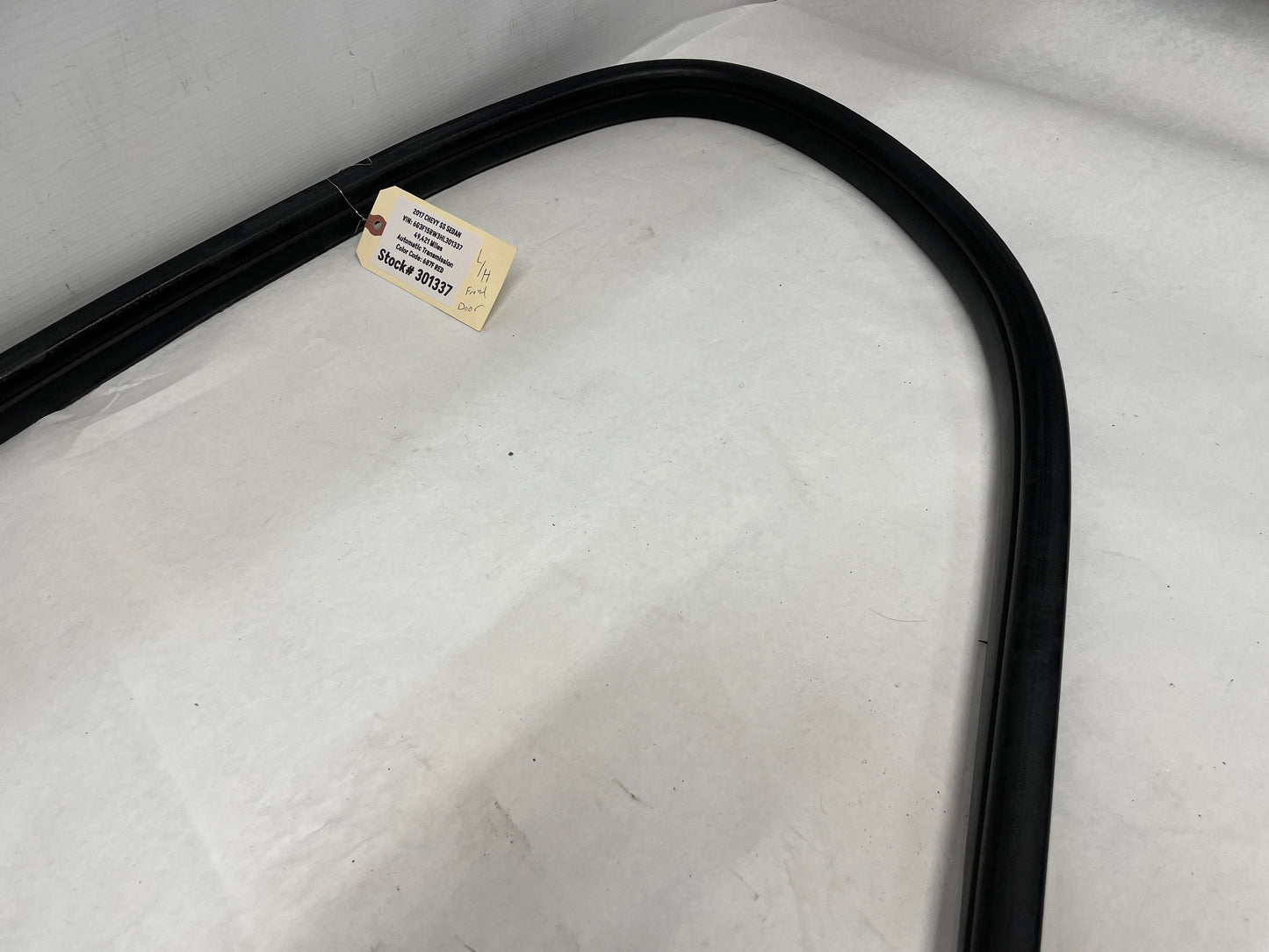 2017 Chevy SS Sedan LH Driver Front Door Rubber Weather Strip Seal OEM - Day's Parts Yard