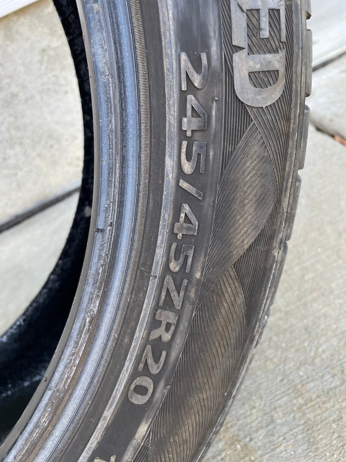 Voyager Groundspeed Tire 245/45ZR20 - Day's Parts Yard
