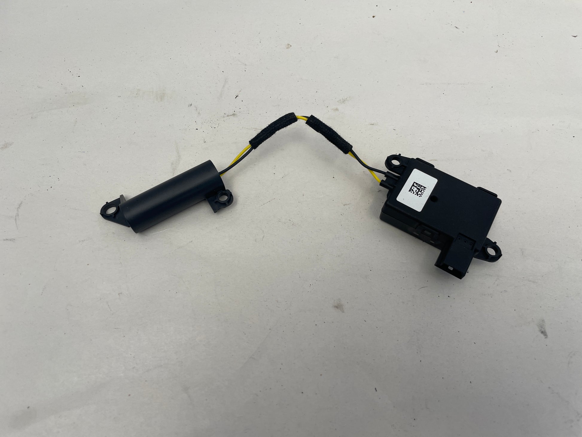 2016 Chevy Camaro SS Anti Theft Deterrent Control Module OEM - Day's Parts Yard