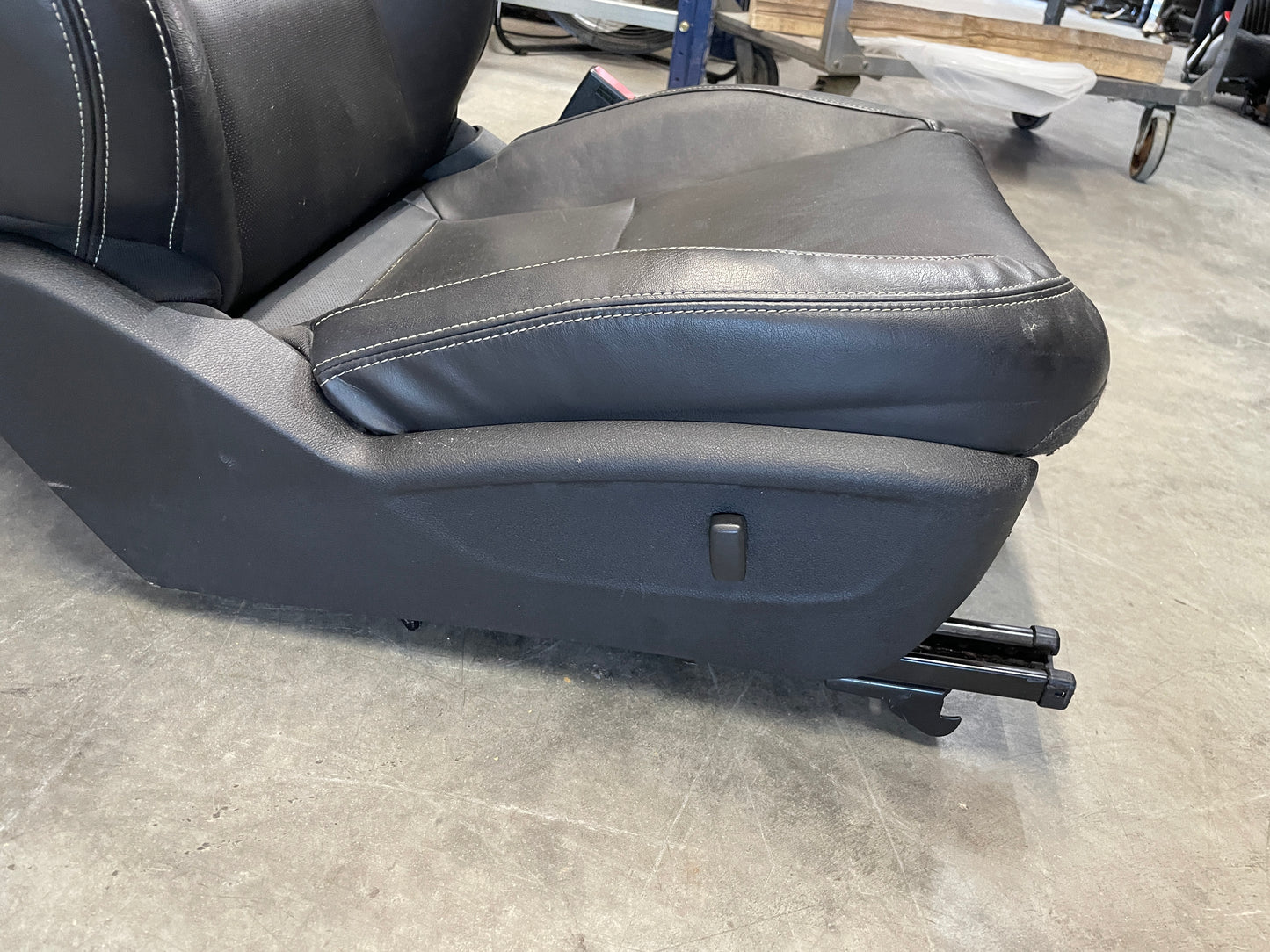 2010 Chevy Camaro SS RH Passenger Front Seat Black Leather OEM
