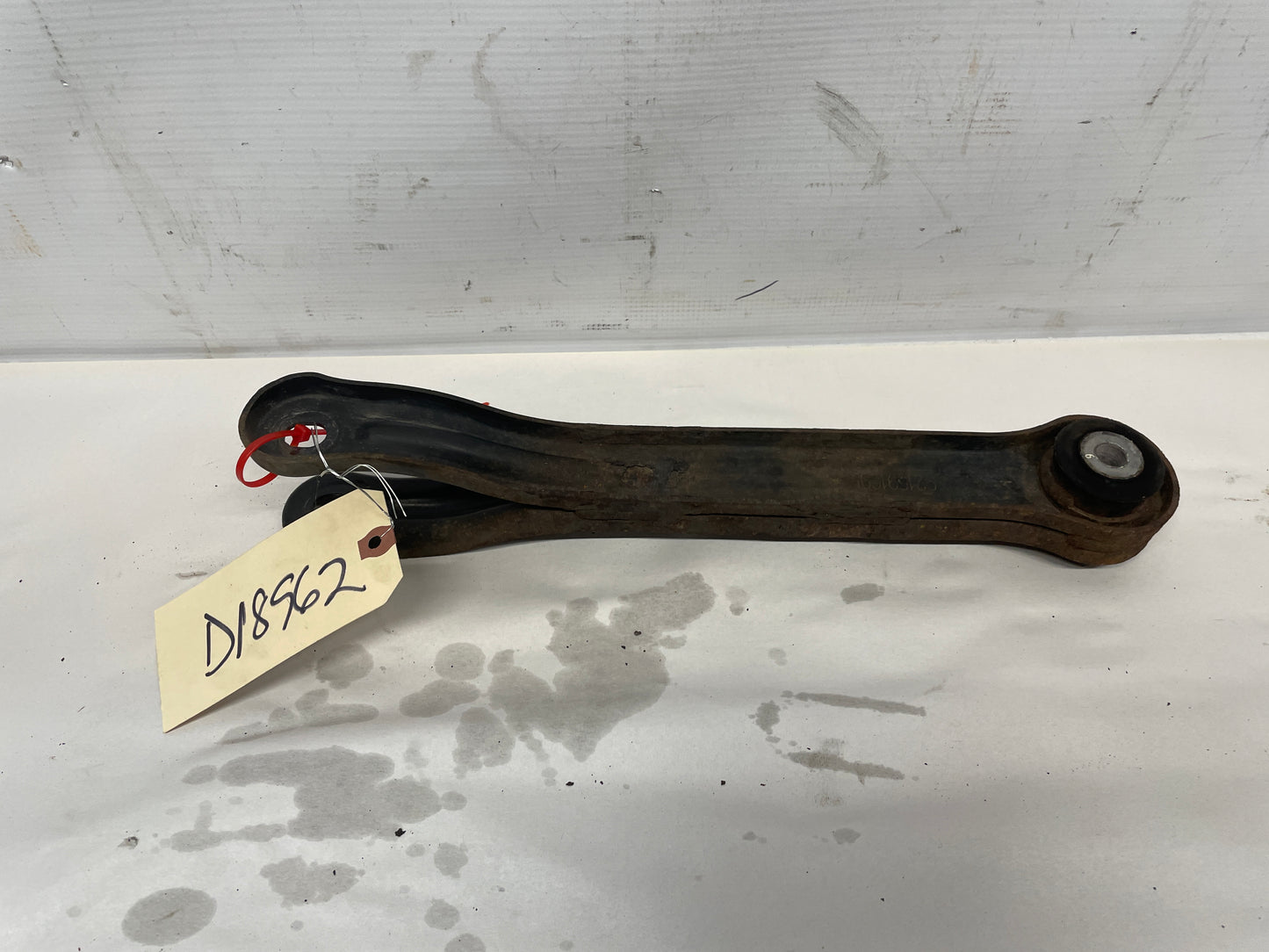 2008 Pontiac G8 RH Passenger Rear Suspension Trailing Control Arm Link OEM - Day's Parts Yard