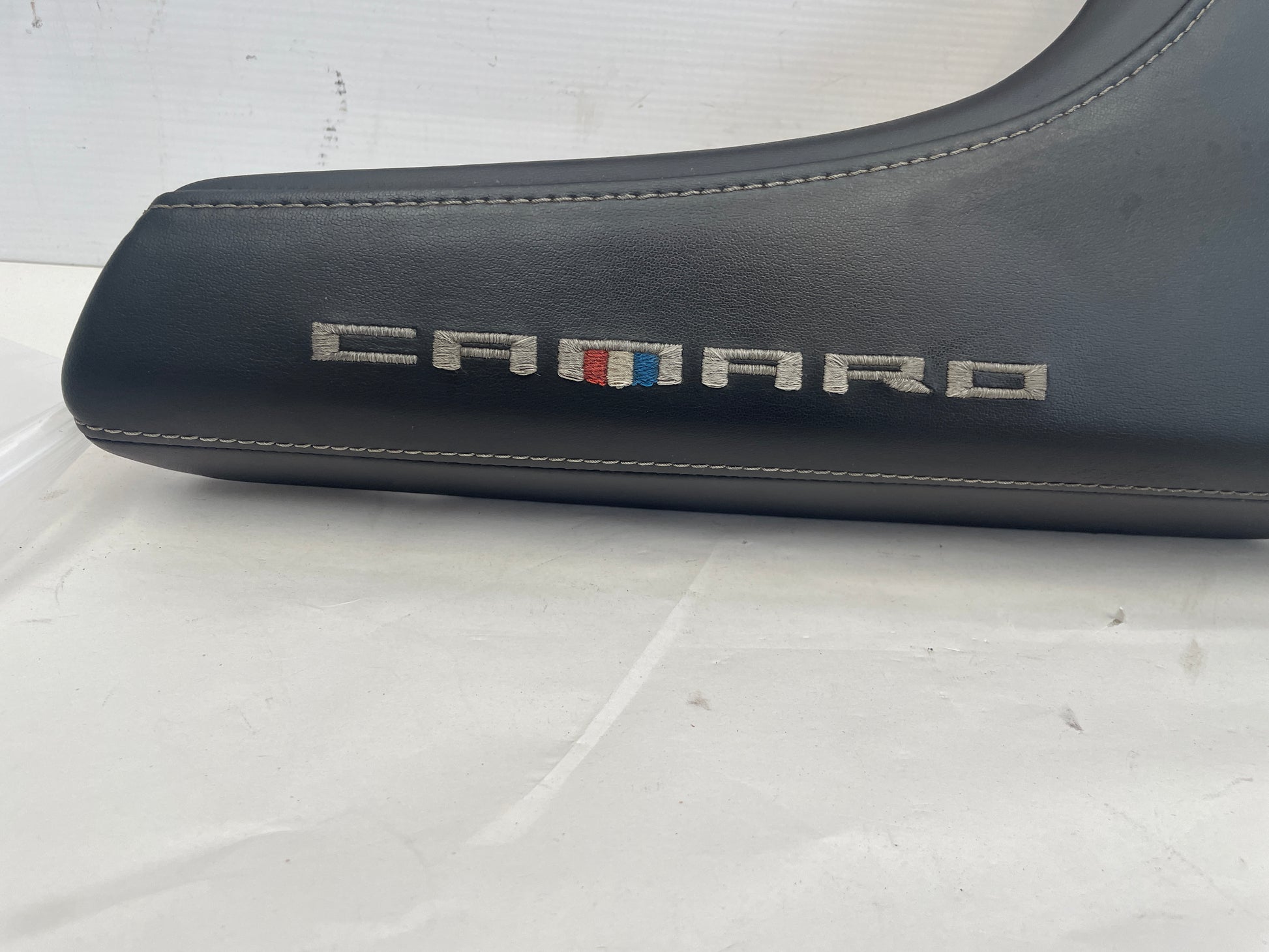 2016 Chevy Camaro SS Center Console Lid OEM - Day's Parts Yard