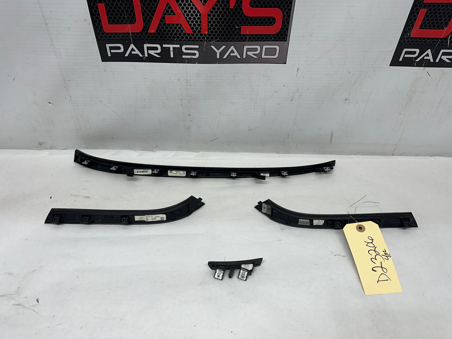 2011 Cadillac CTS-V Coupe 4pc Applique Dash Console Trim 20821364 OEM - Day's Parts Yard