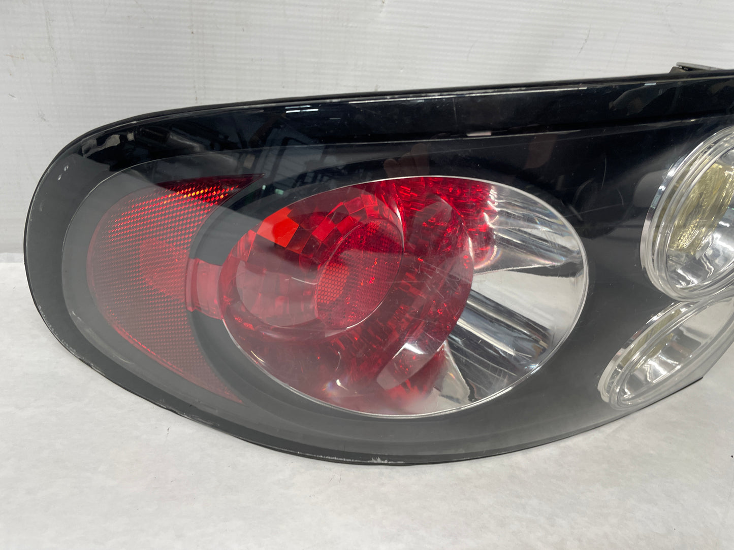 2006 Pontiac GTO LH Driver Tail Light Taillight Lamp OEM - Day's Parts Yard